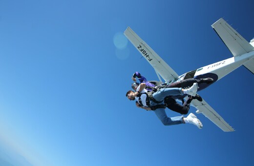 Best of New Zealand Tour with Skydive, Stargazing & Antarctic Centre