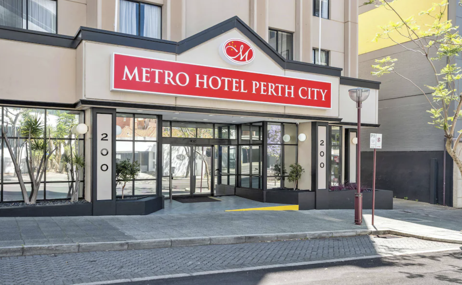 Metro Hotel Perth City