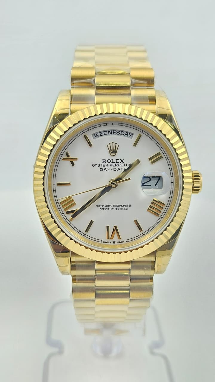 Rolex Day-Date Iced Bezel Yellow Gold White Dial President Chain Automatic