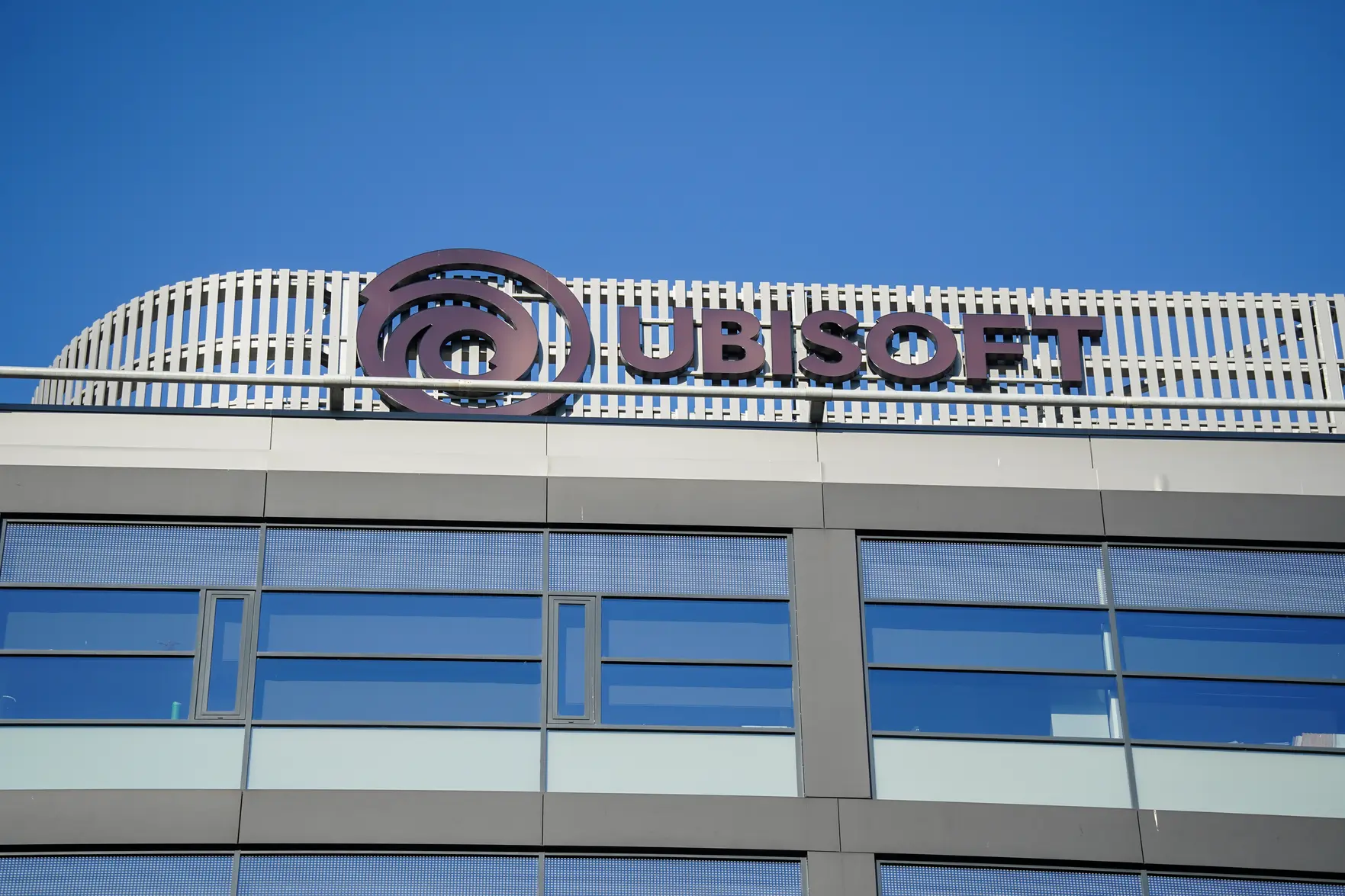 Акции Ubisoft рухнули на бирже после отмены проектов и прогноза по выручке