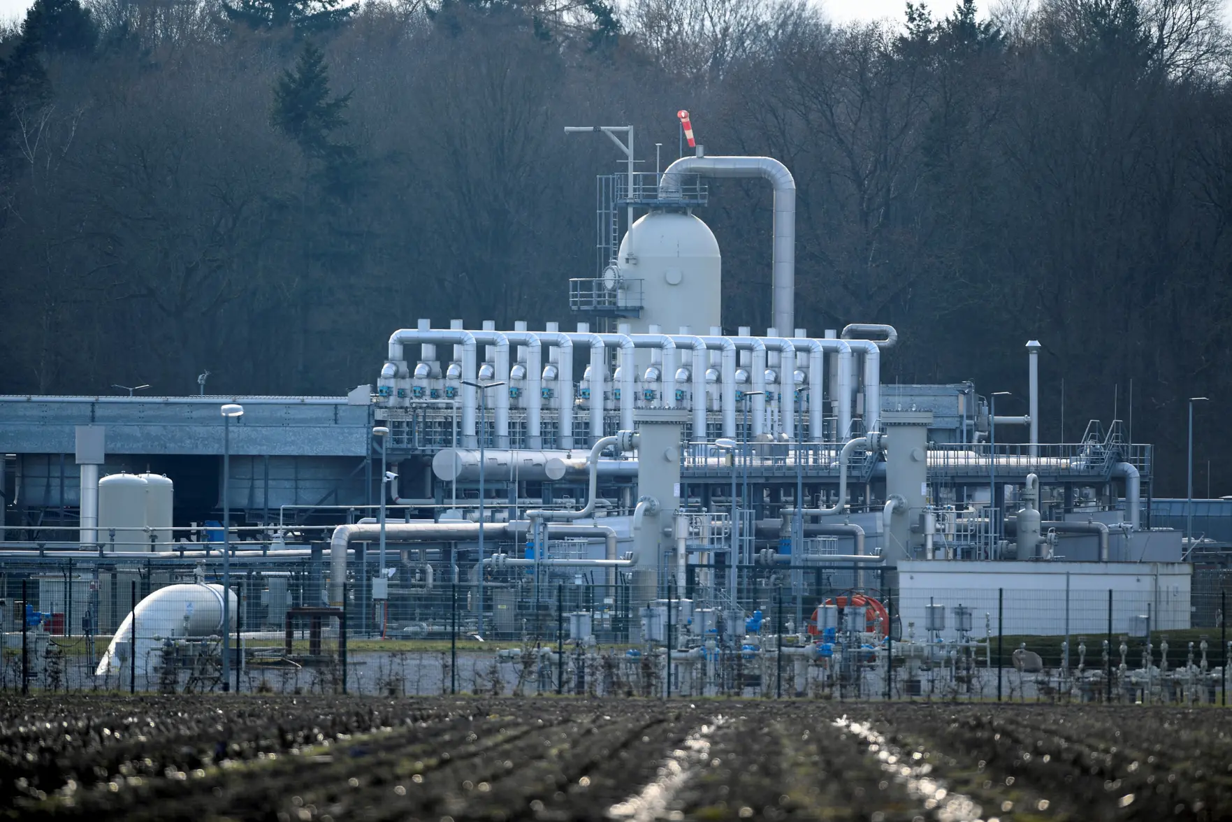 Биржевые цены на газ в Европе достигли минимума