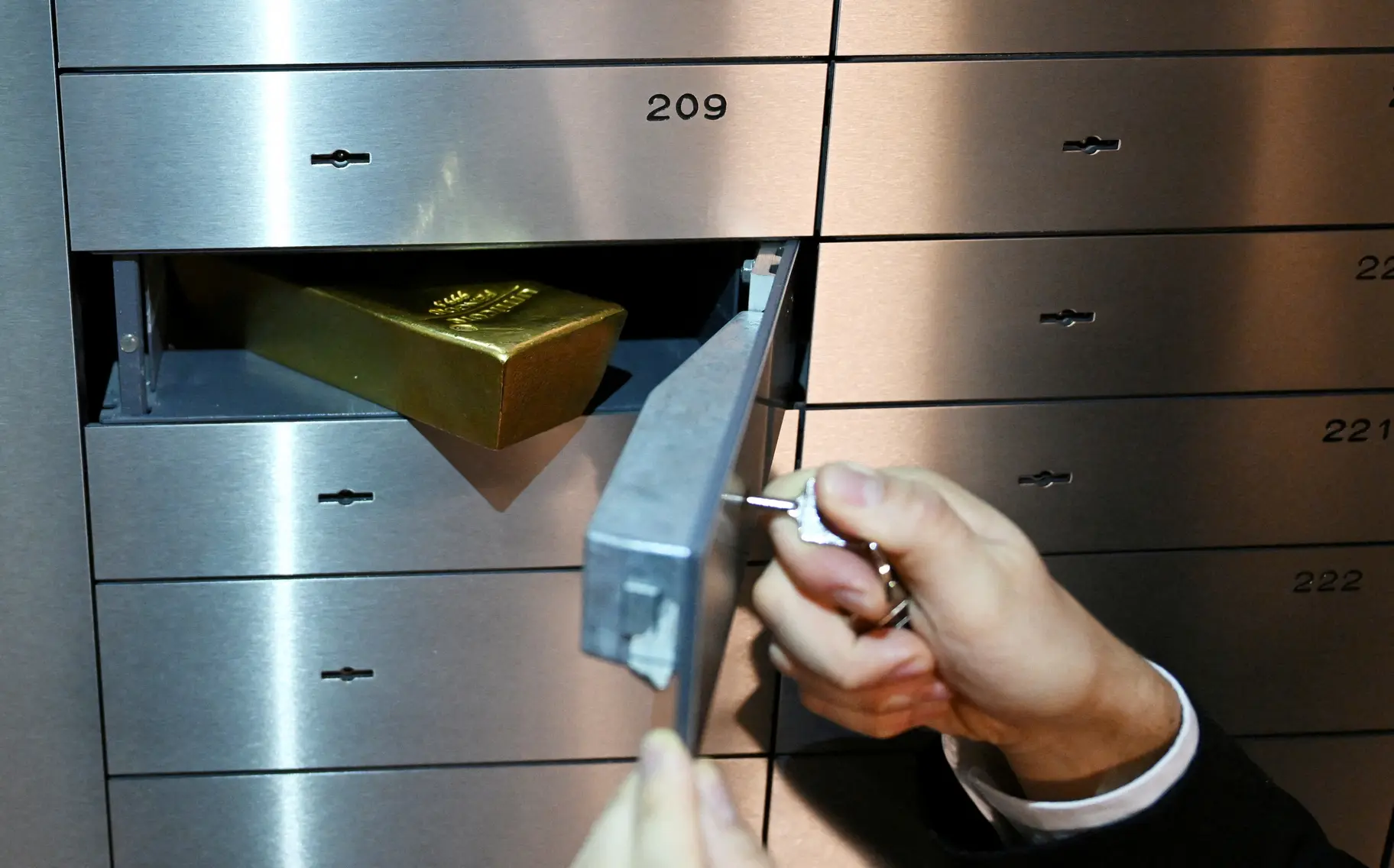 Биржевые цены на золото установили новый рекорд