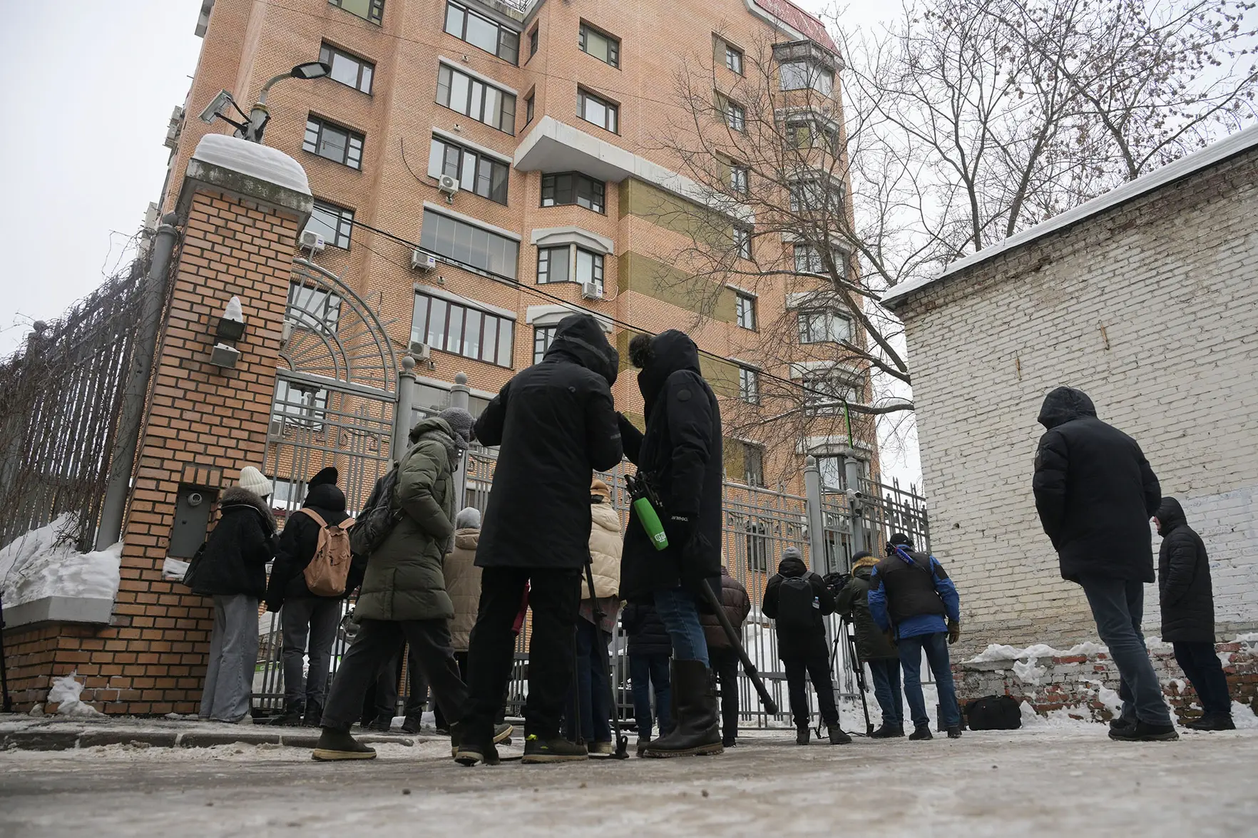 Дверь в квартиру Ларисы Долиной в Ксеньинском переулке вскрыли: замки открыли за 15 тысяч рублей