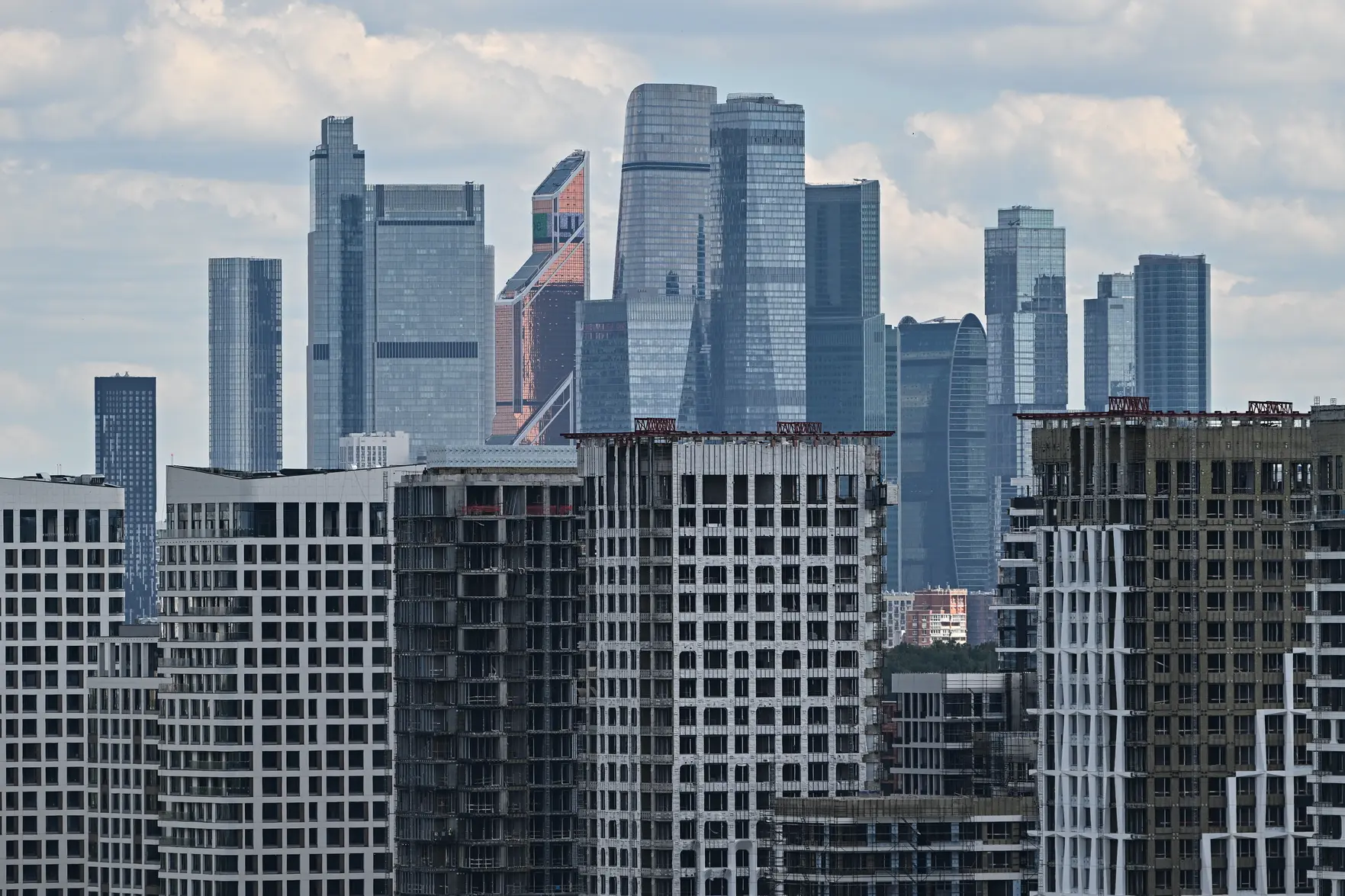 Дольщики «Острова» жалуются на условия выдачи ключей от «Донстроя»