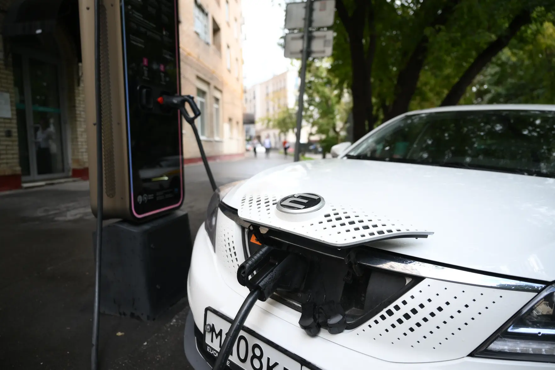 Электромобили могут стать более доступными для россиян