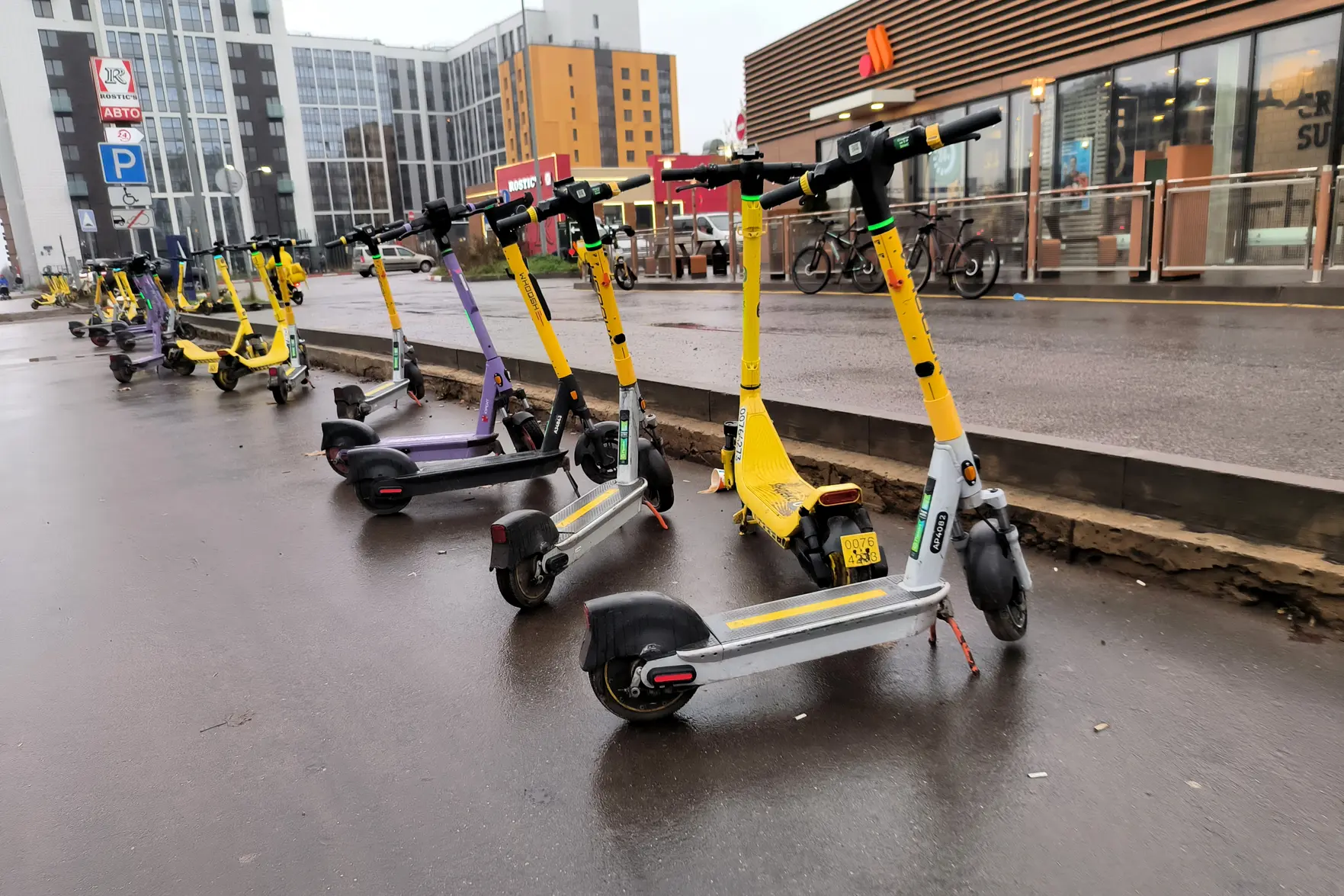 Электросамокаты вернулись в Москву: как это повлияет на улицы