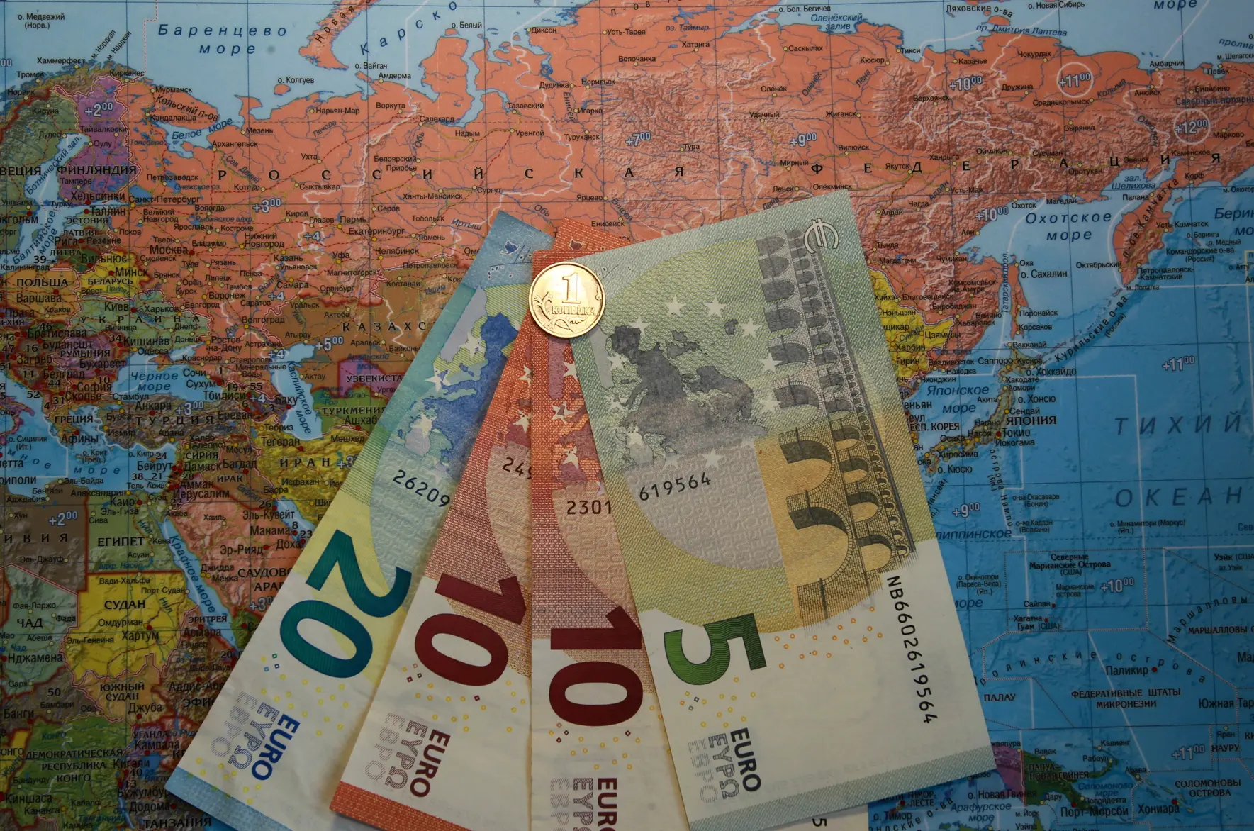 Фицо заявил об уходе крупных компаний из Европы из-за падения конкурентоспособности ЕС