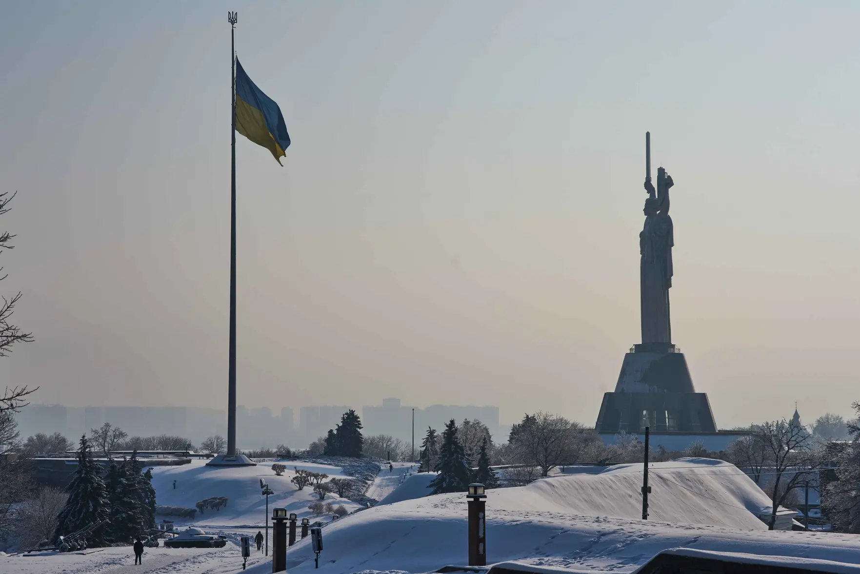 Госдолг Украины на человека к концу 2024 года достиг 7293 доллара