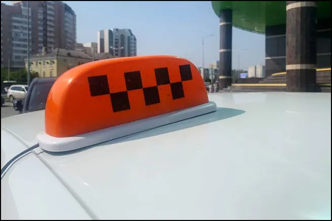 Госдума приняла закон о локализации транспортных средств в сфере такси