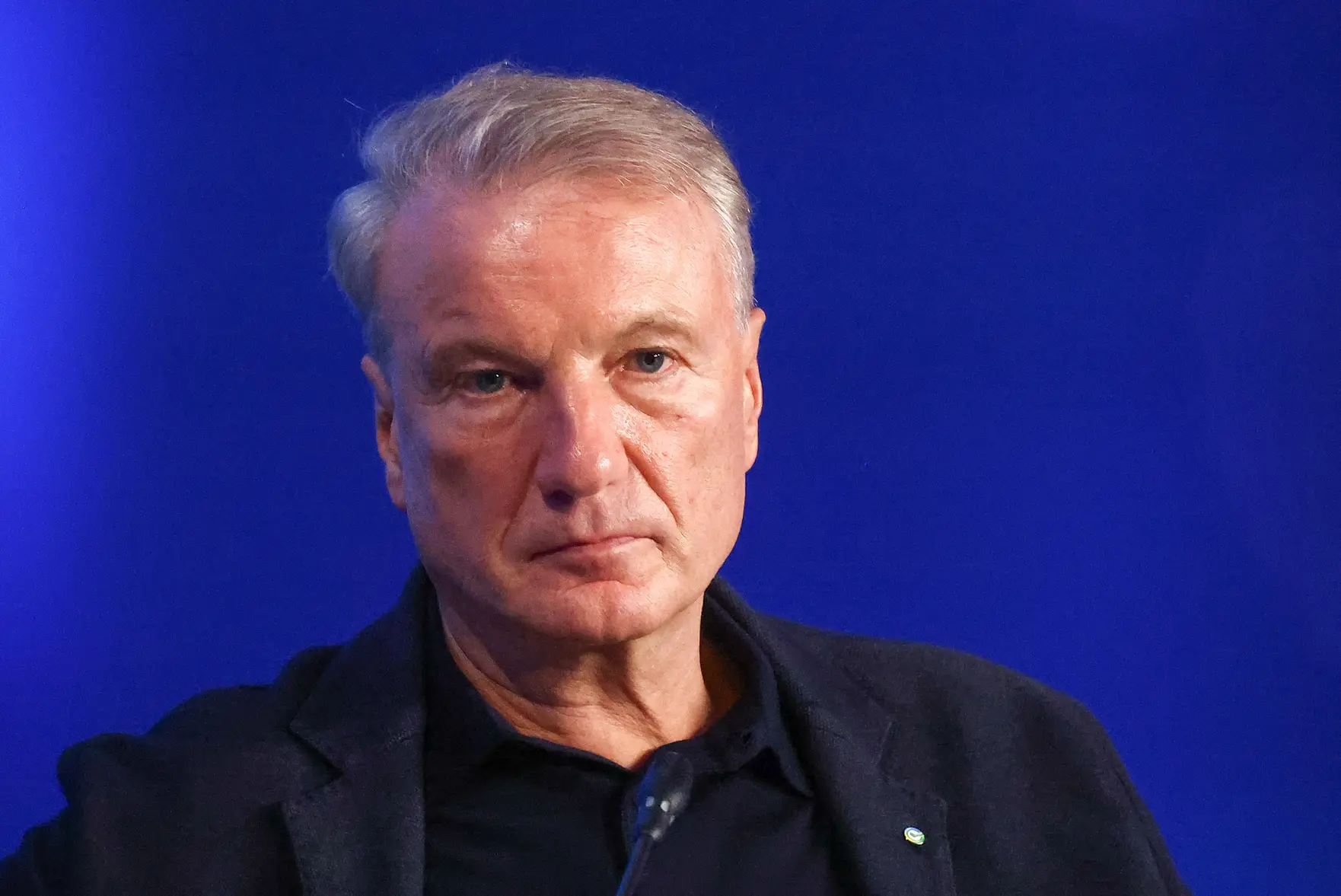 Греф призвал пересмотреть зарплаты госслужащих и готовиться к жизни рядом с роботами