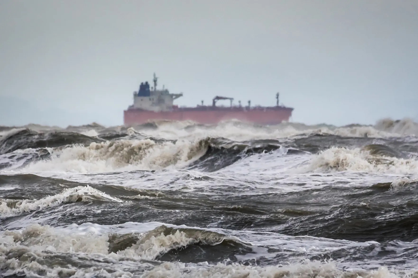 Индия режет импорт российской нефти: танкеры простаивают у берегов Индии и Омана