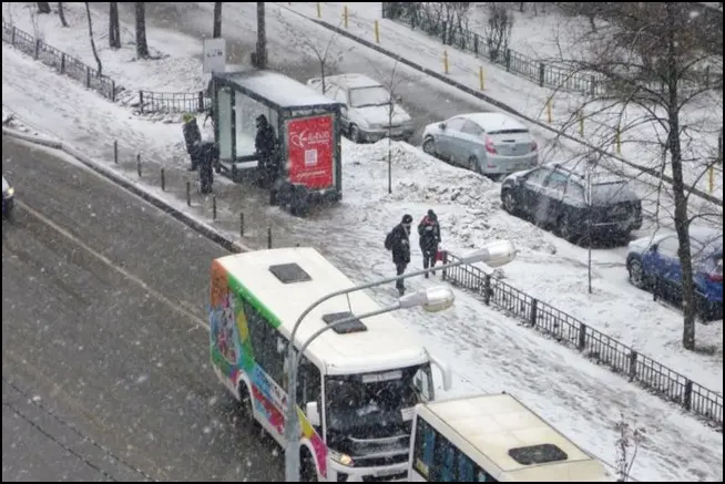 Юрист объяснила, почему жалобы на рост цен в такси в снегопад почти не работают