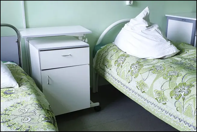 Врач объяснил, как хронический недосып заметен по лицу