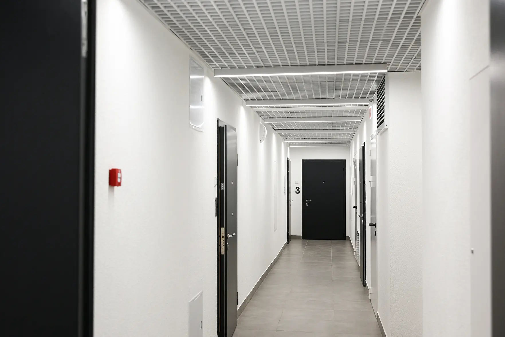 Можно ли хранить вещи на лестничной клетке в многоквартирном доме