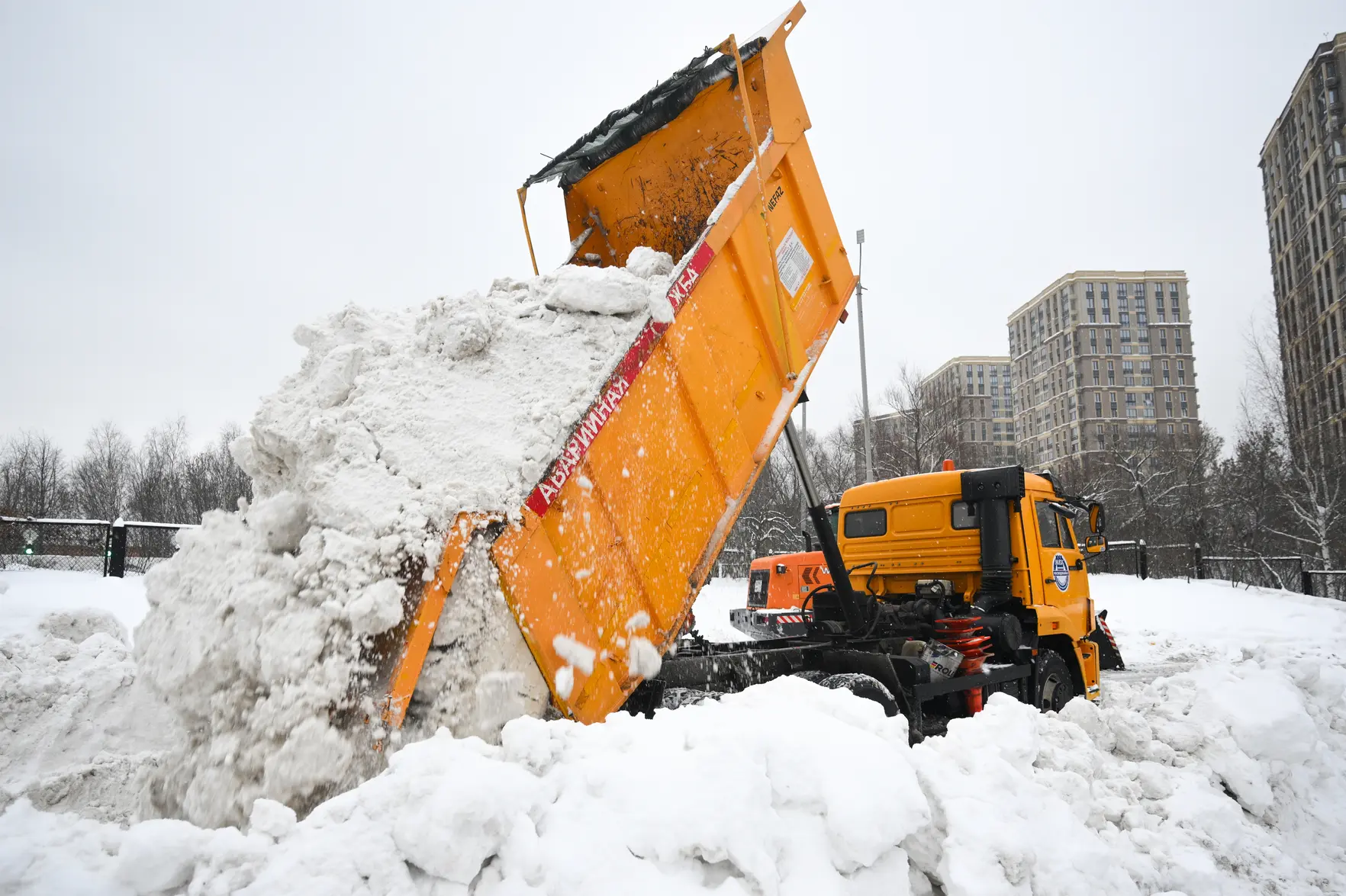 Коммунальные службы помогли избежать транспортного коллапса в Москве