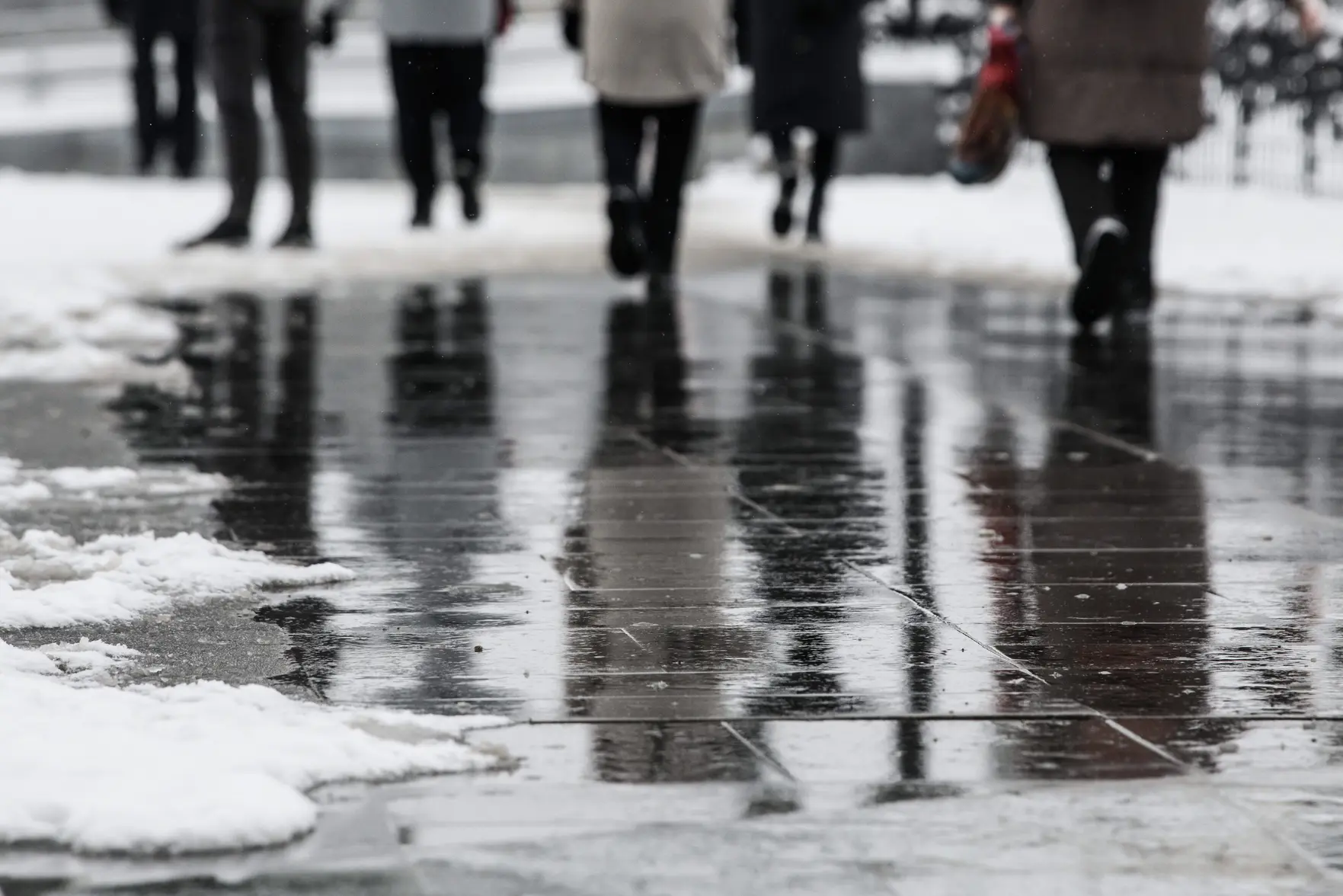 Компенсация за травму из-за гололеда: депутат напомнил, что можно взыскать до 350 тысяч рублей