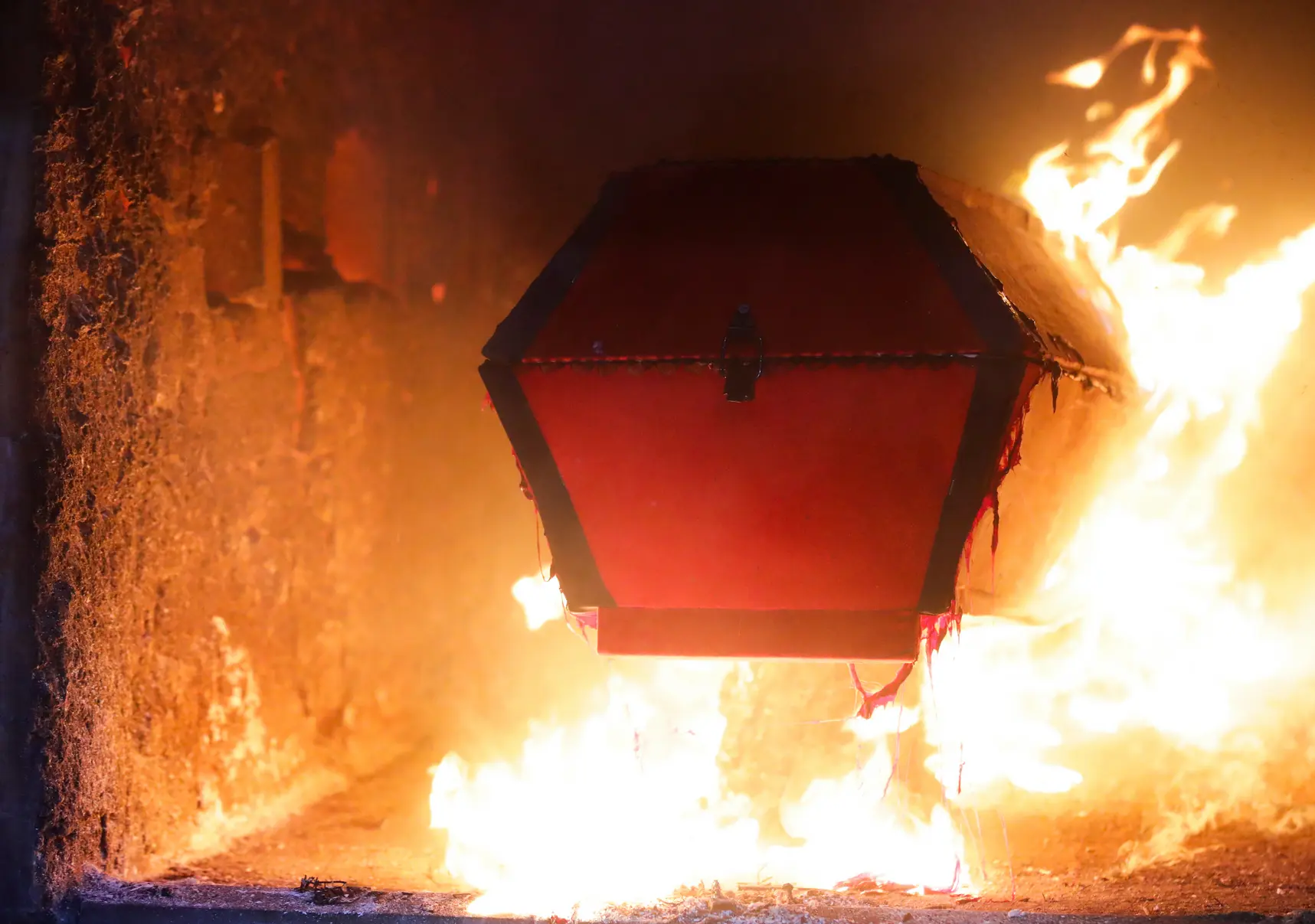 Кремация в России подорожала в среднем на 20 тысяч рублей с начала года