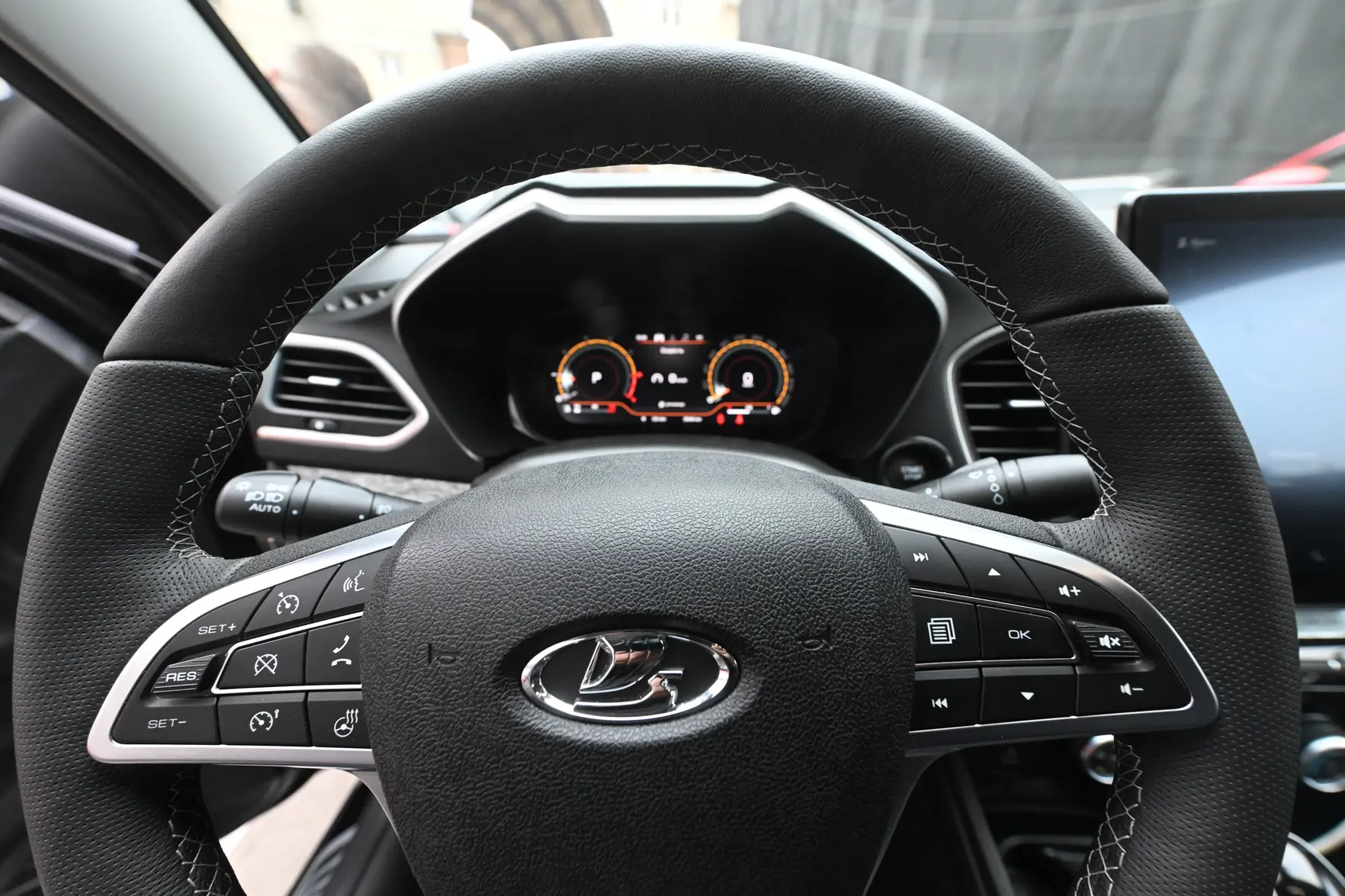 Lada лидирует по продажам