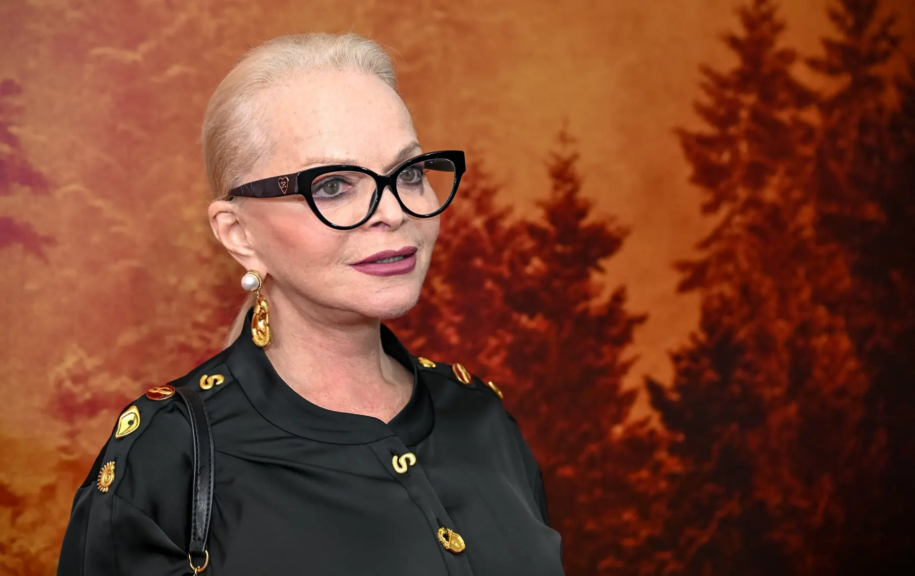 Лариса Долина сменила прописку после истории с квартирой в Хамовниках