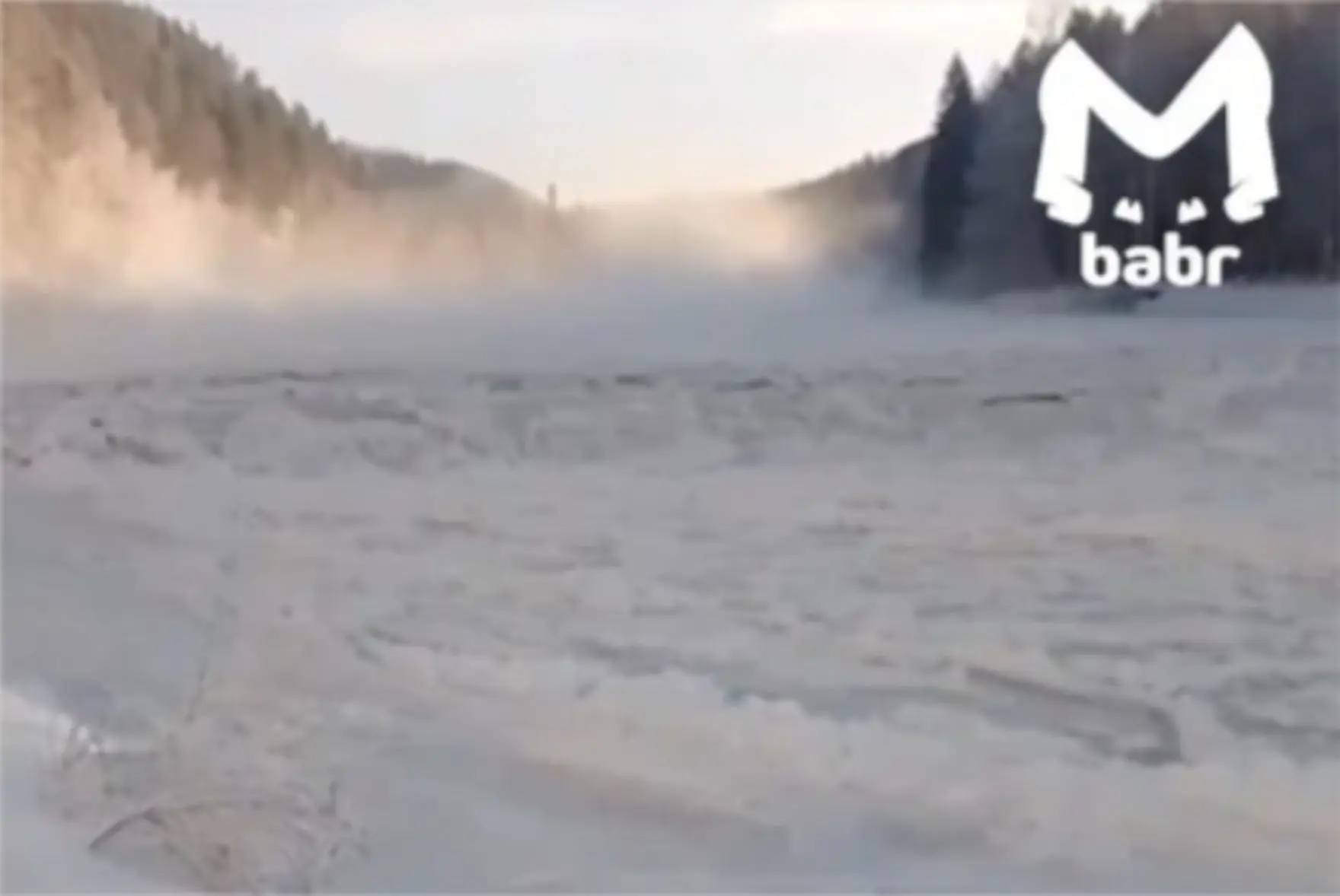 Ледяное цунами на реке Турка в Бурятии