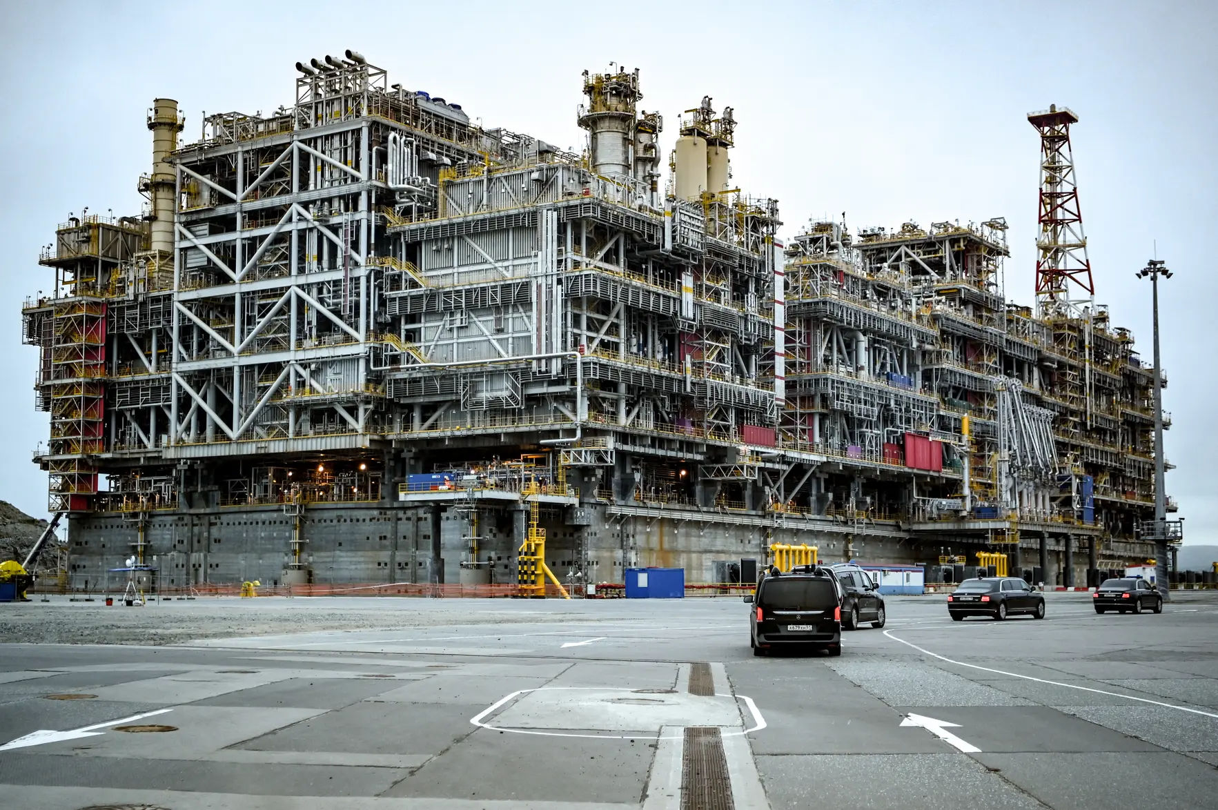 МЭА: в 2025 году экспорт российского СПГ снизился на фоне санкций