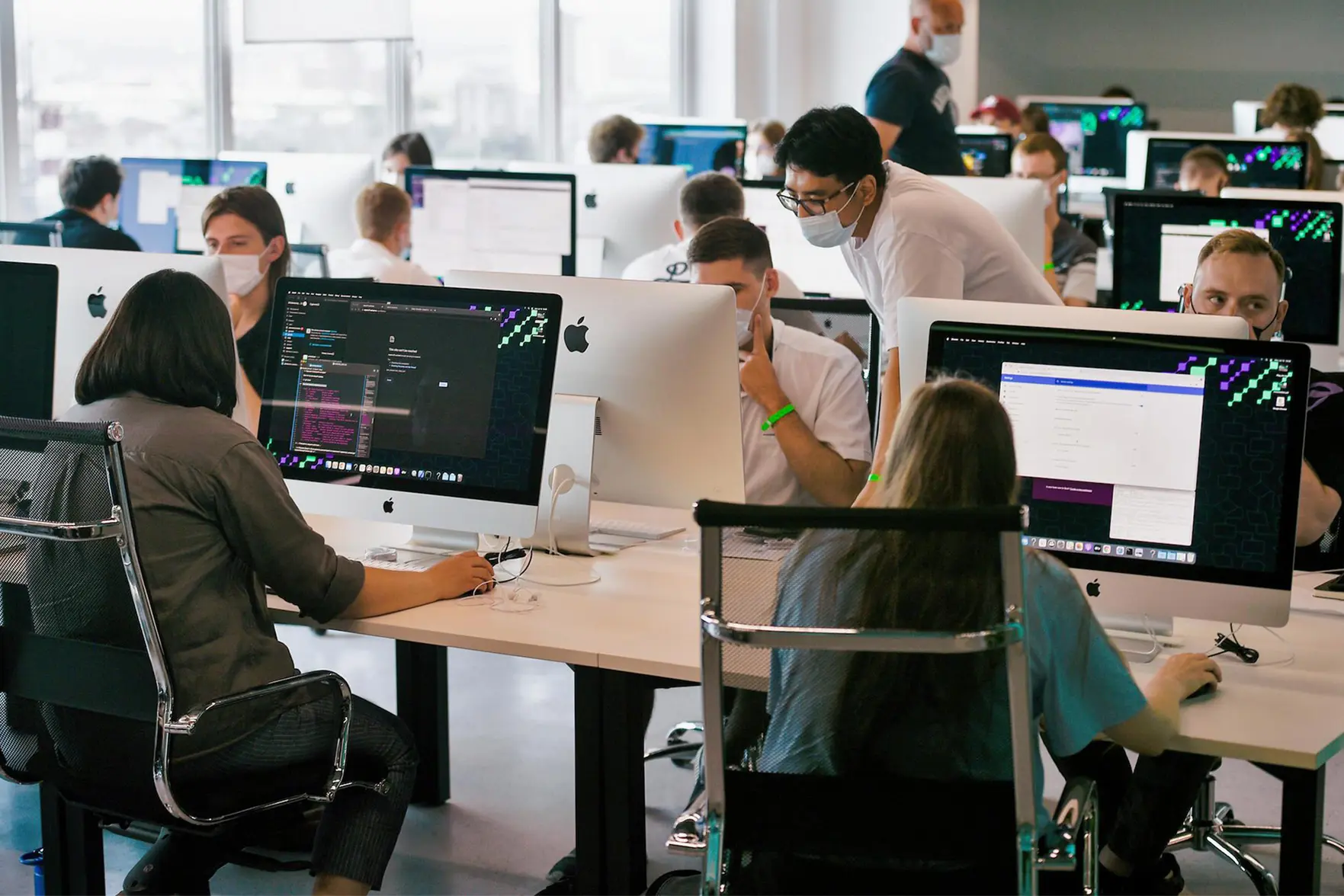 Медианная зарплата в IT во второй половине 2025 года почти не выросла