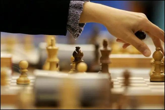 Молодой россиянин одержал победу над чемпионом мира по шахматам