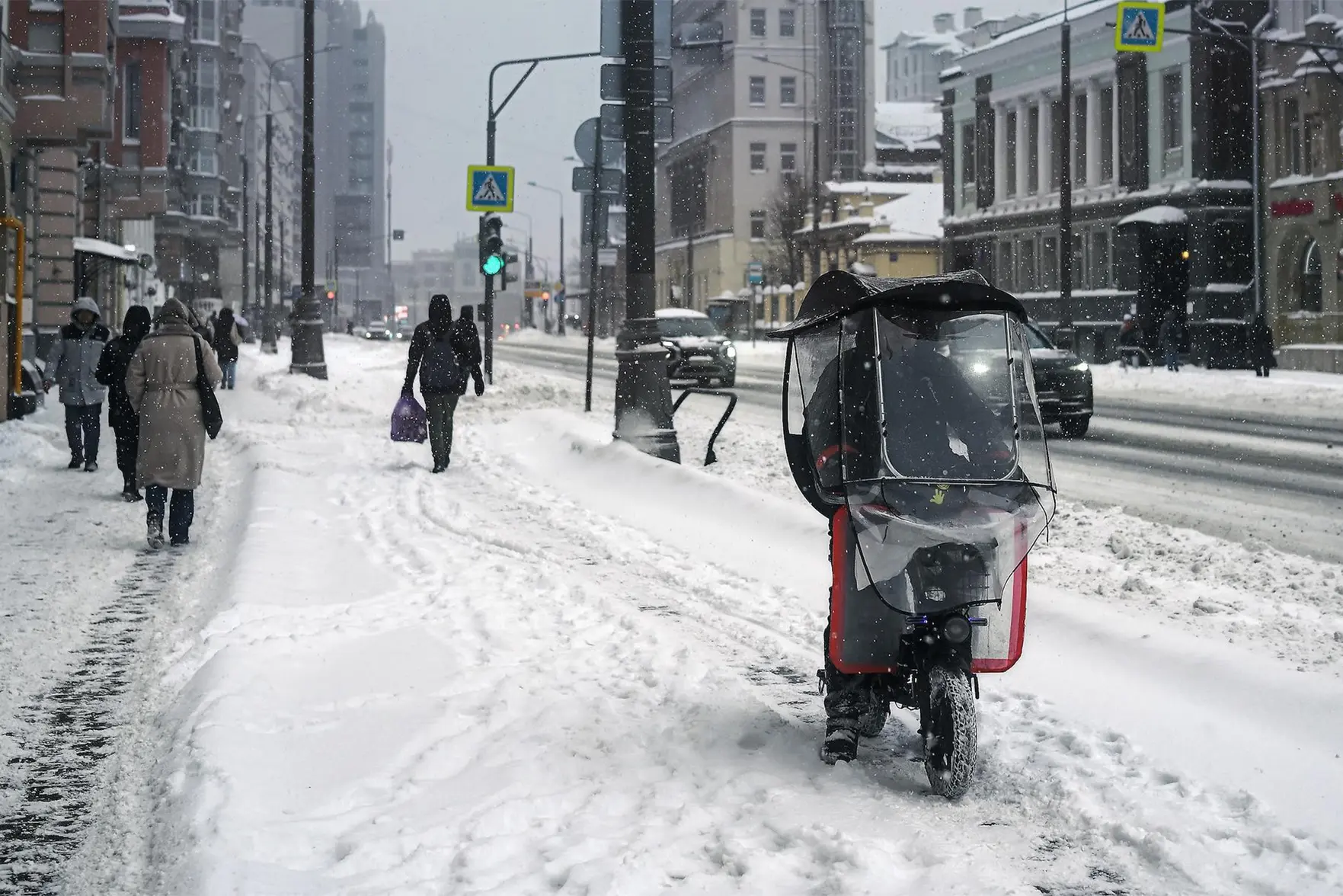 В Москве 28 января снова снег: сугробы растут, давление падает