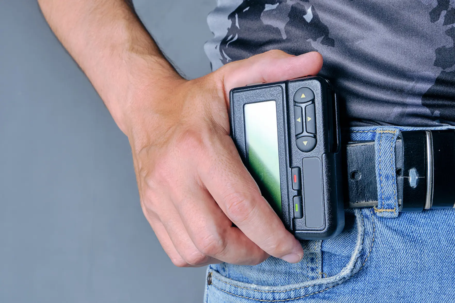 Москвичи скупают пейджеры и рации из-за проблем со связью