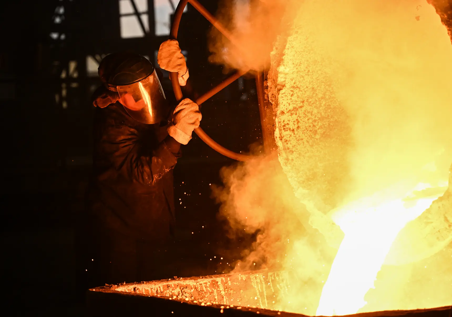 Новак поручил ведомствам проработать новые меры для металлургии