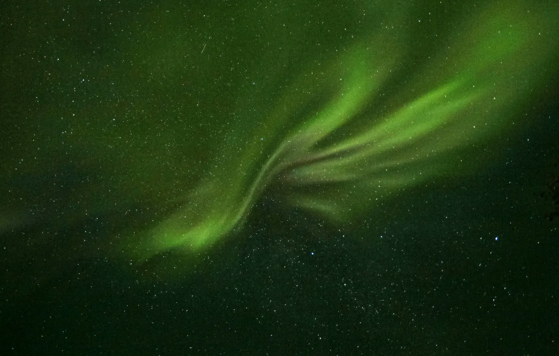 После вспышки X8.1 на Солнце на Земле могут появиться полярные сияния