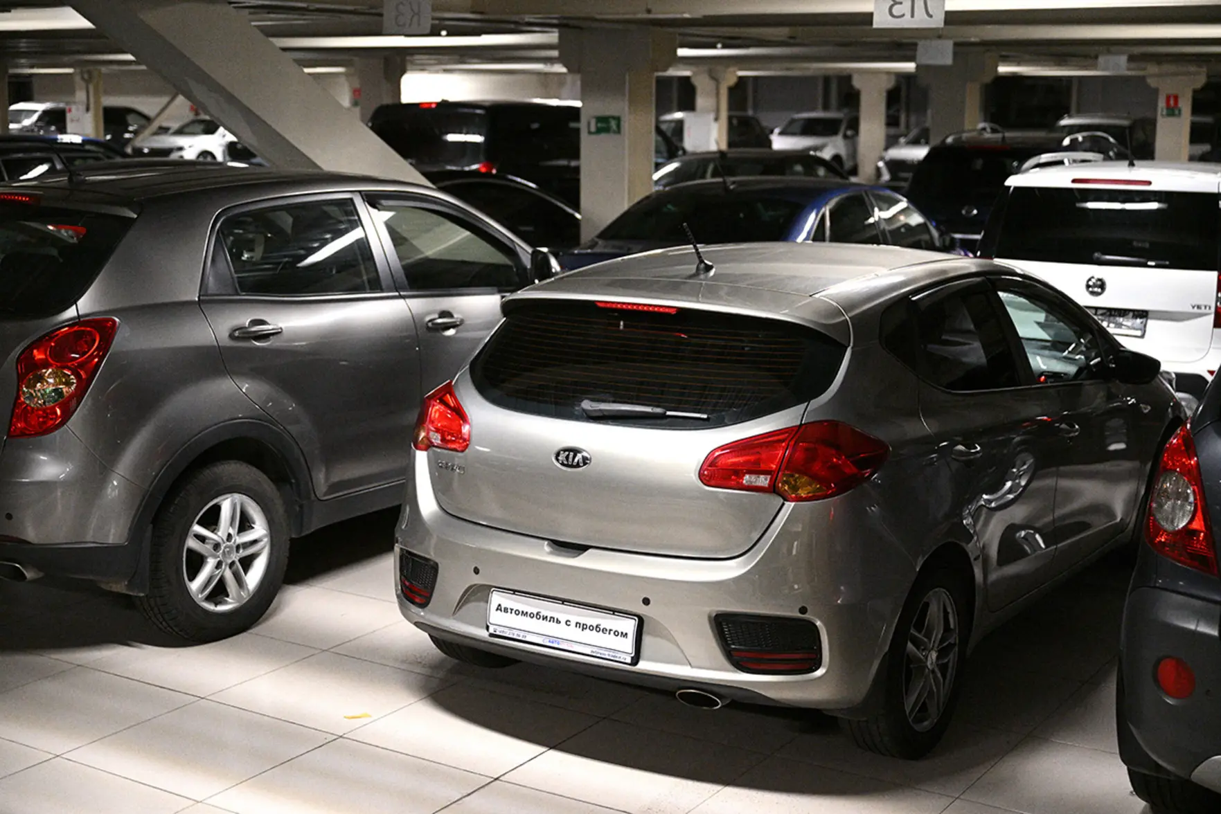 Продажи иностранных автомобилей в России упали почти на 40 процентов