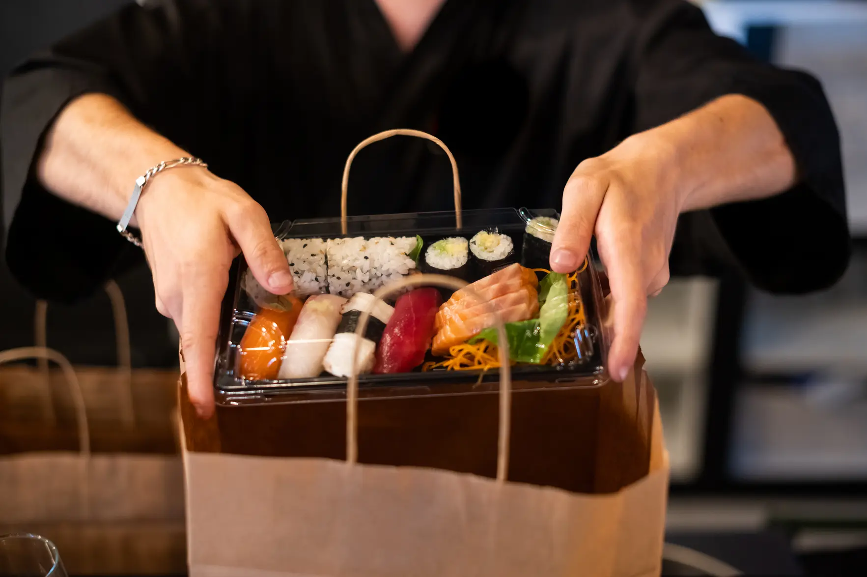 Продажи готовых суши и роллов в России выросли почти вдвое