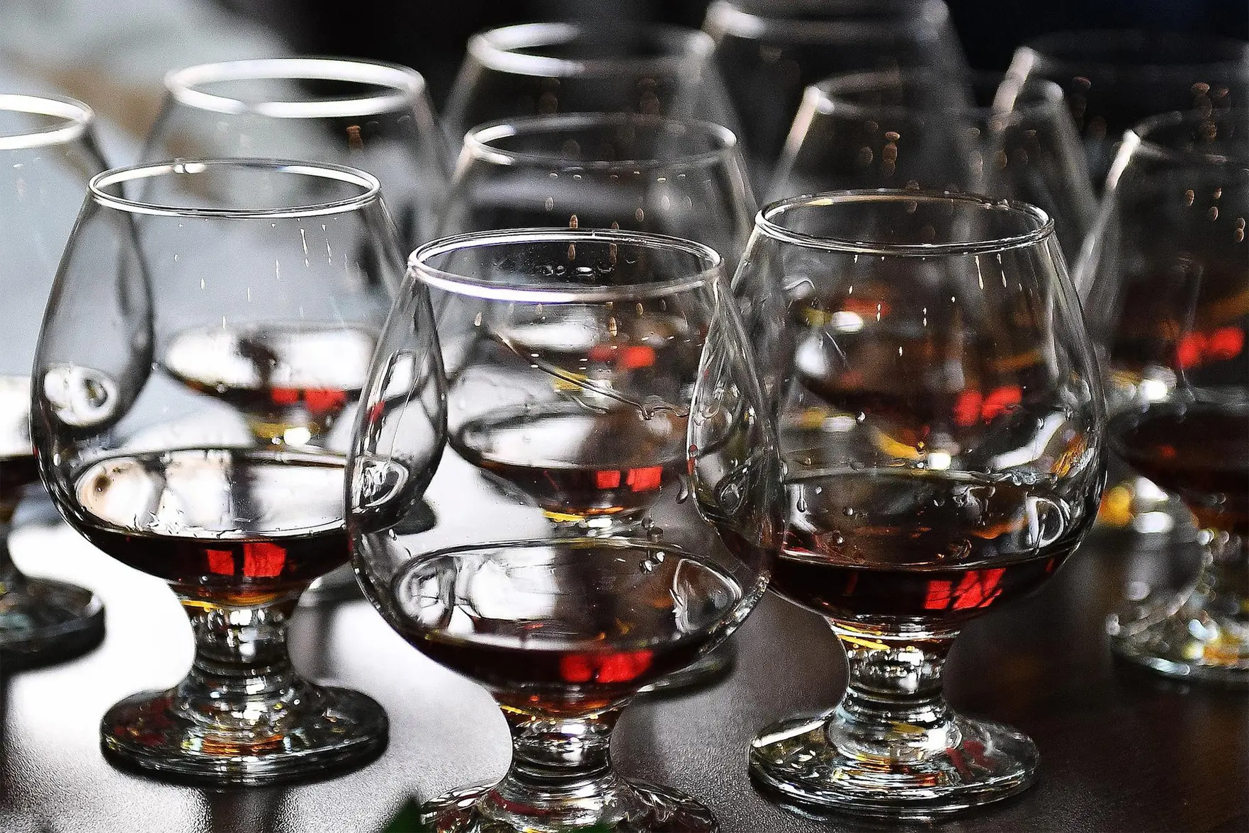 Продажи крепкого алкоголя в России в январе выросли на 4,1%