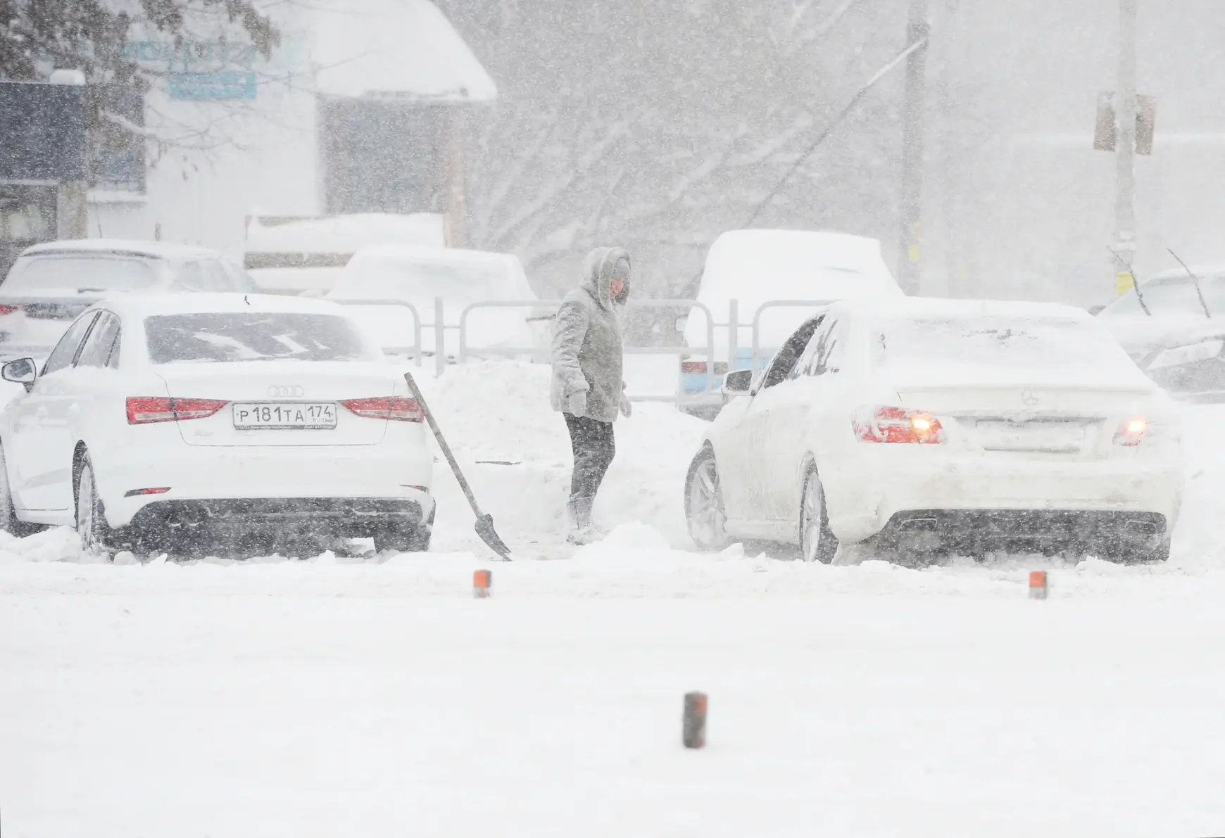 Продажи лопат в России резко выросли на фоне снежного коллапса