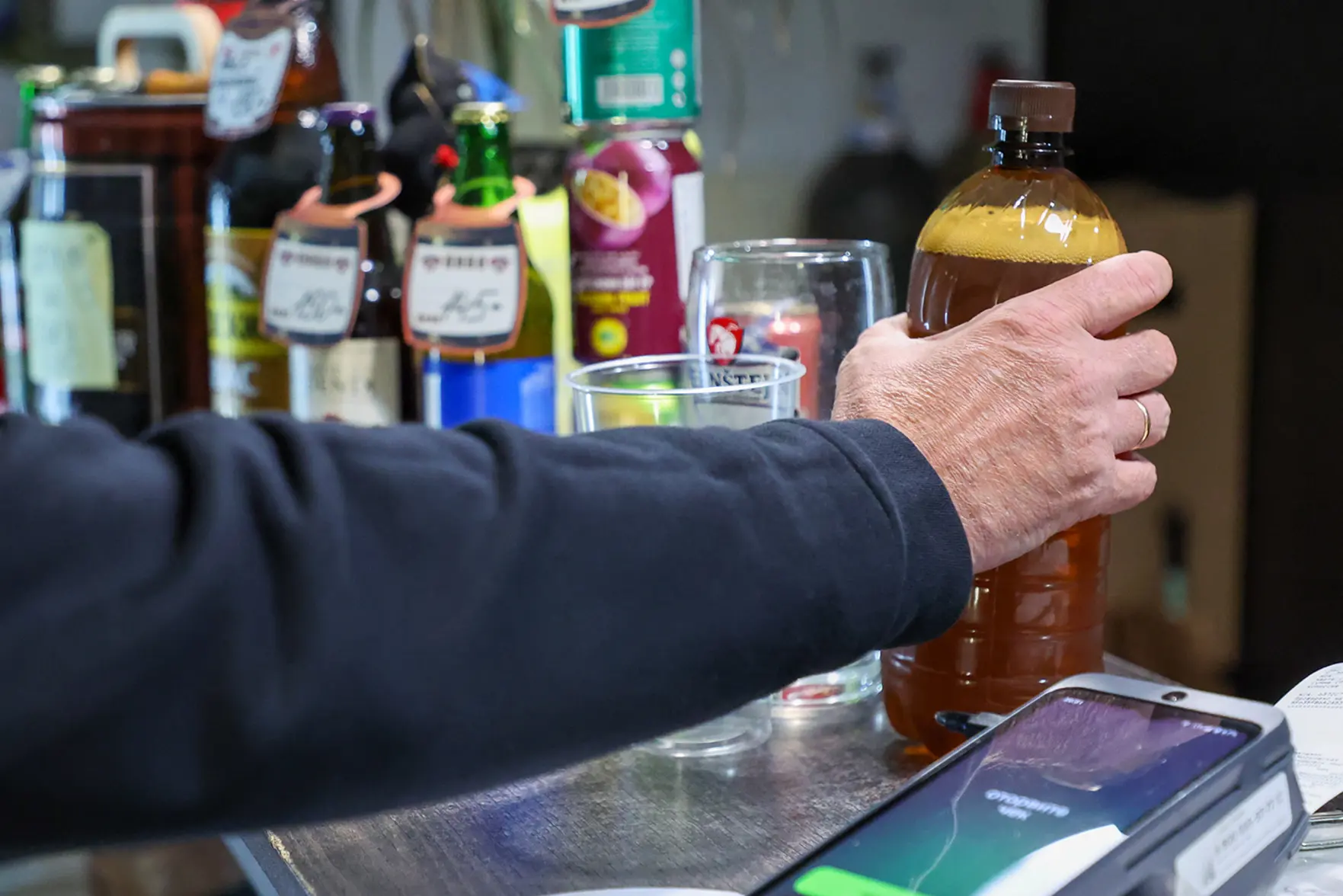 Розничные продажи пива в России в 2025 году упали на 16,7%