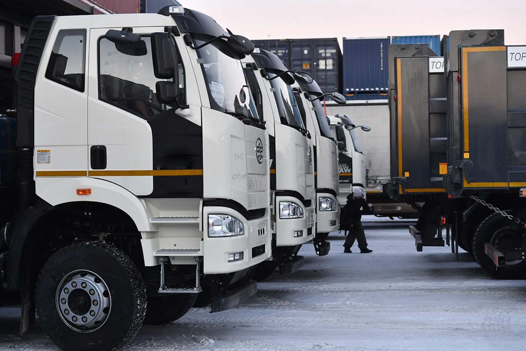 Продажи подержанных тяжелых грузовиков в России
