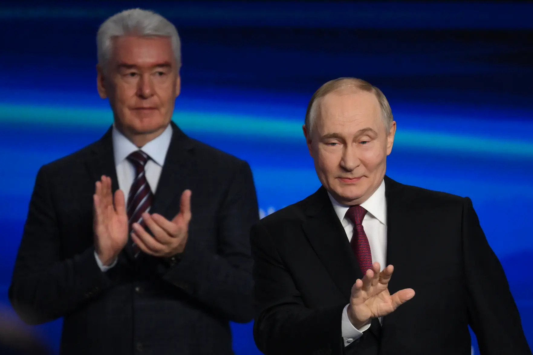 Путин и Собянин запустили первый в России беспилотный поезд