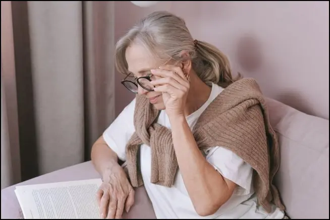 Регулярное чтение и долголетие: что показало наблюдение за людьми старше 50 лет