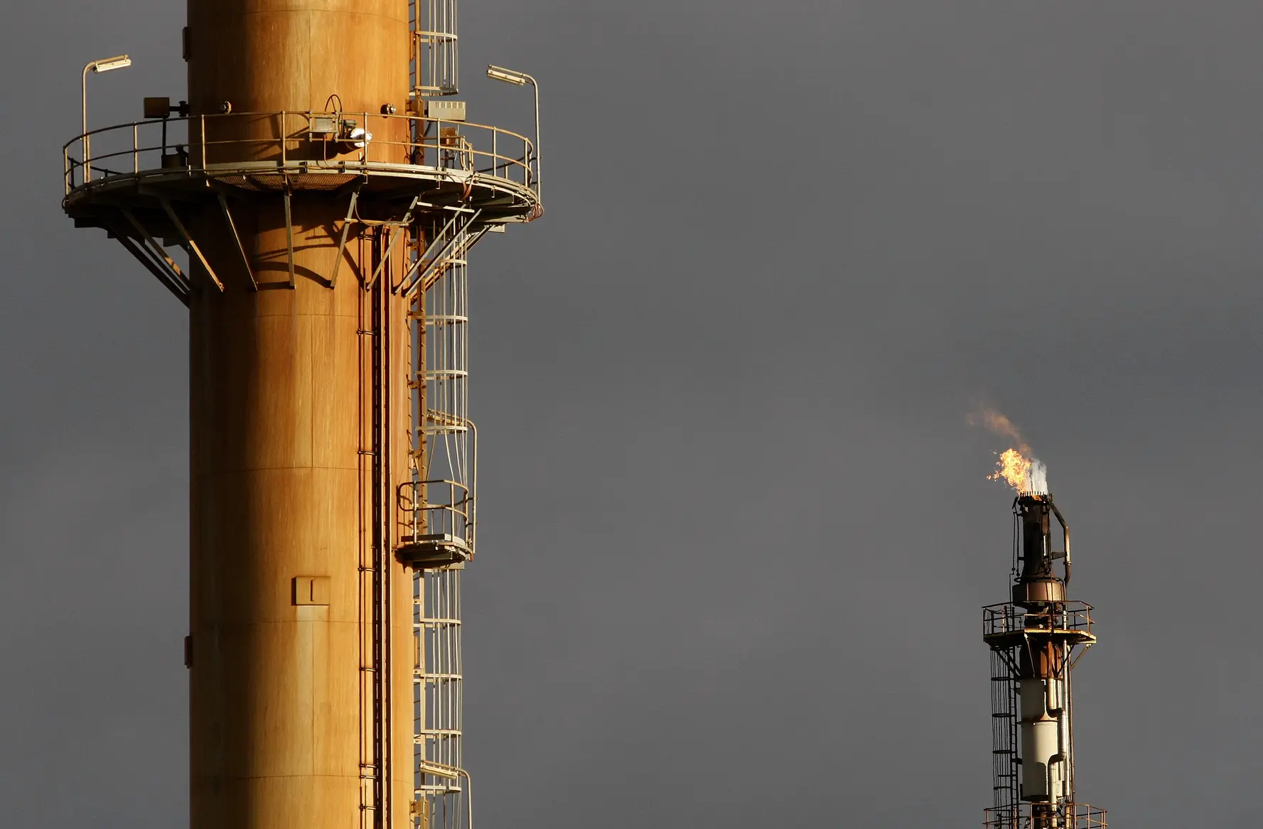 Reuters: нефть Brent может вырасти до 100 долларов после ударов США и Израиля по Ирану