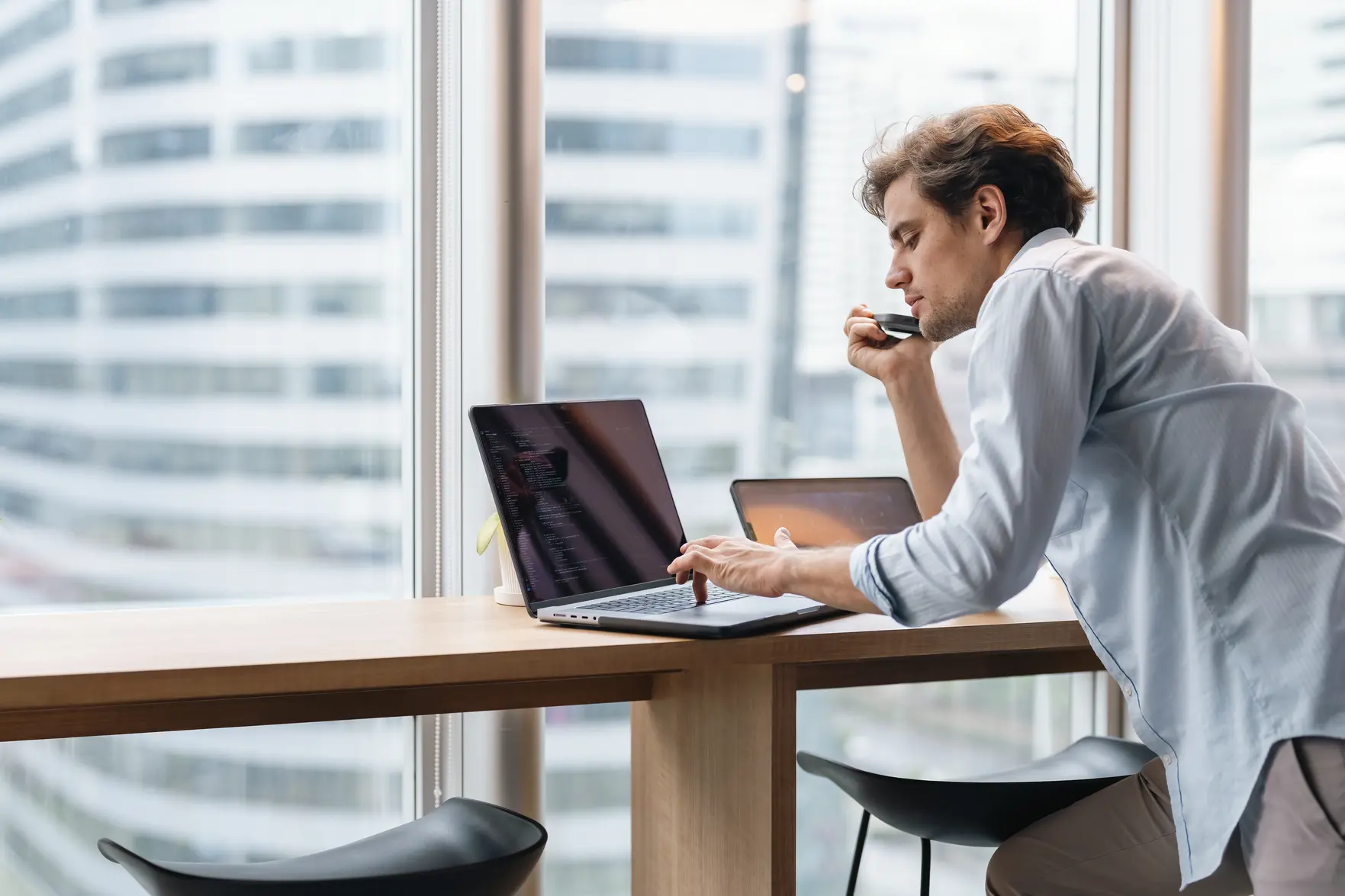 В России не хватает специалистов по ИИ и нейросетям: рынок растет быстрее людей