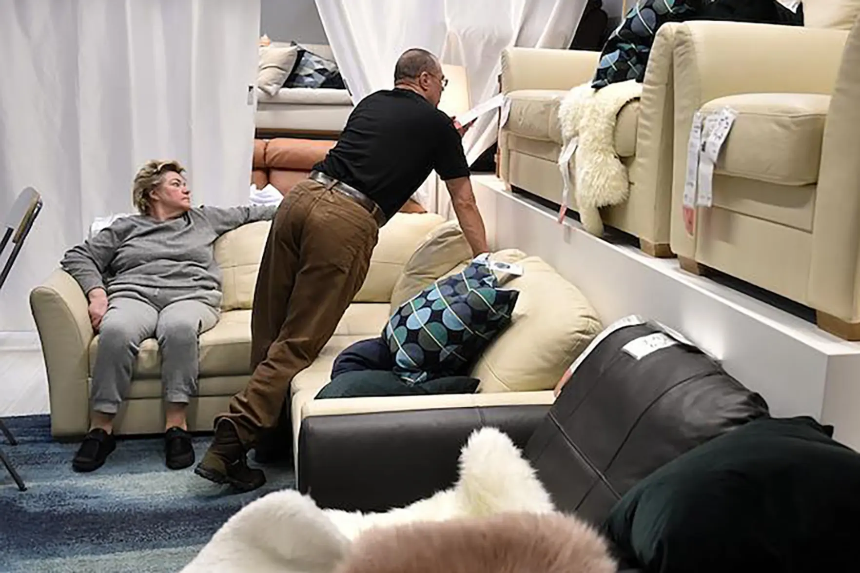 Россияне в 2025 году стали реже покупать мебель и технику