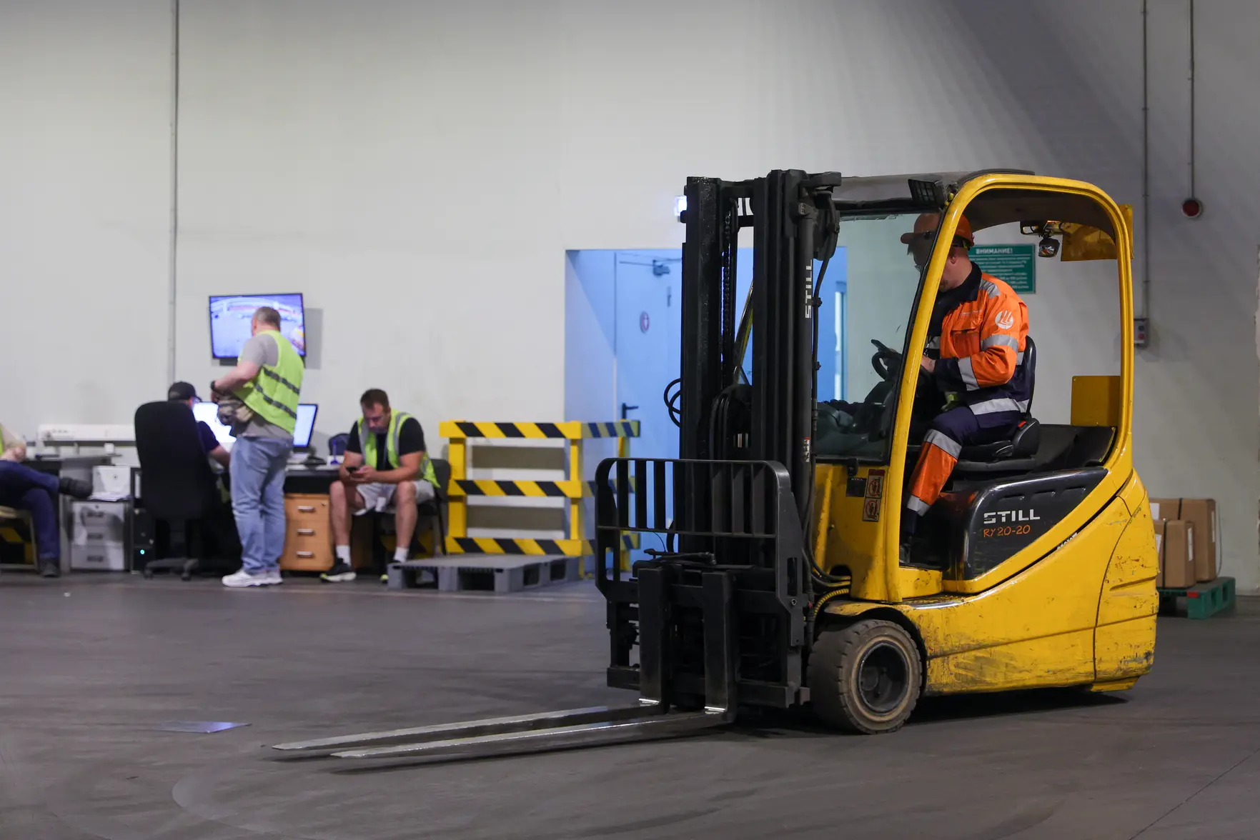 Российский экспорт и импорт значительно сократились