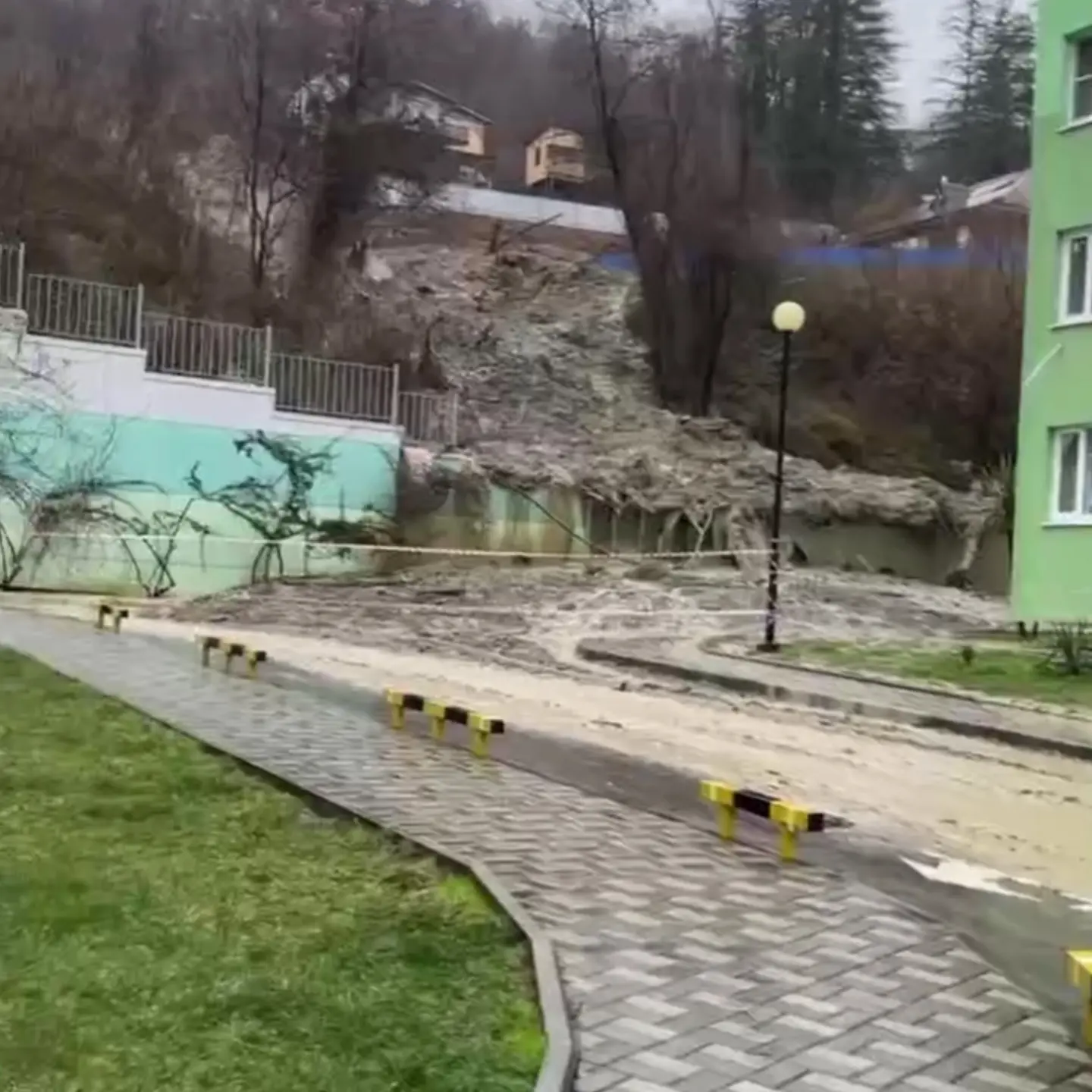 На курорте «Роза Хутор» в Сочи сошел сель и перекрыл дорогу