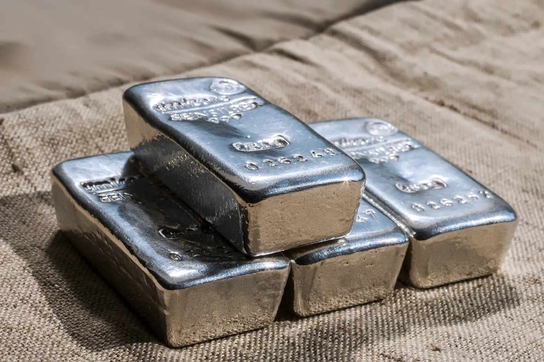 Рыночная капитализация серебра превысила 4,754 триллиона долларов