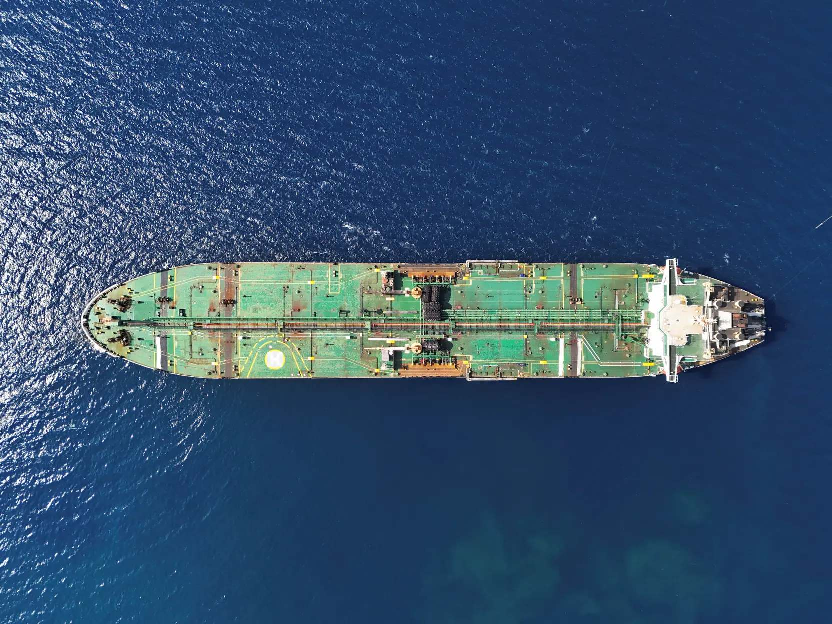 Шри-Ланка ведет переговоры о поставках нефти и СПГ из России