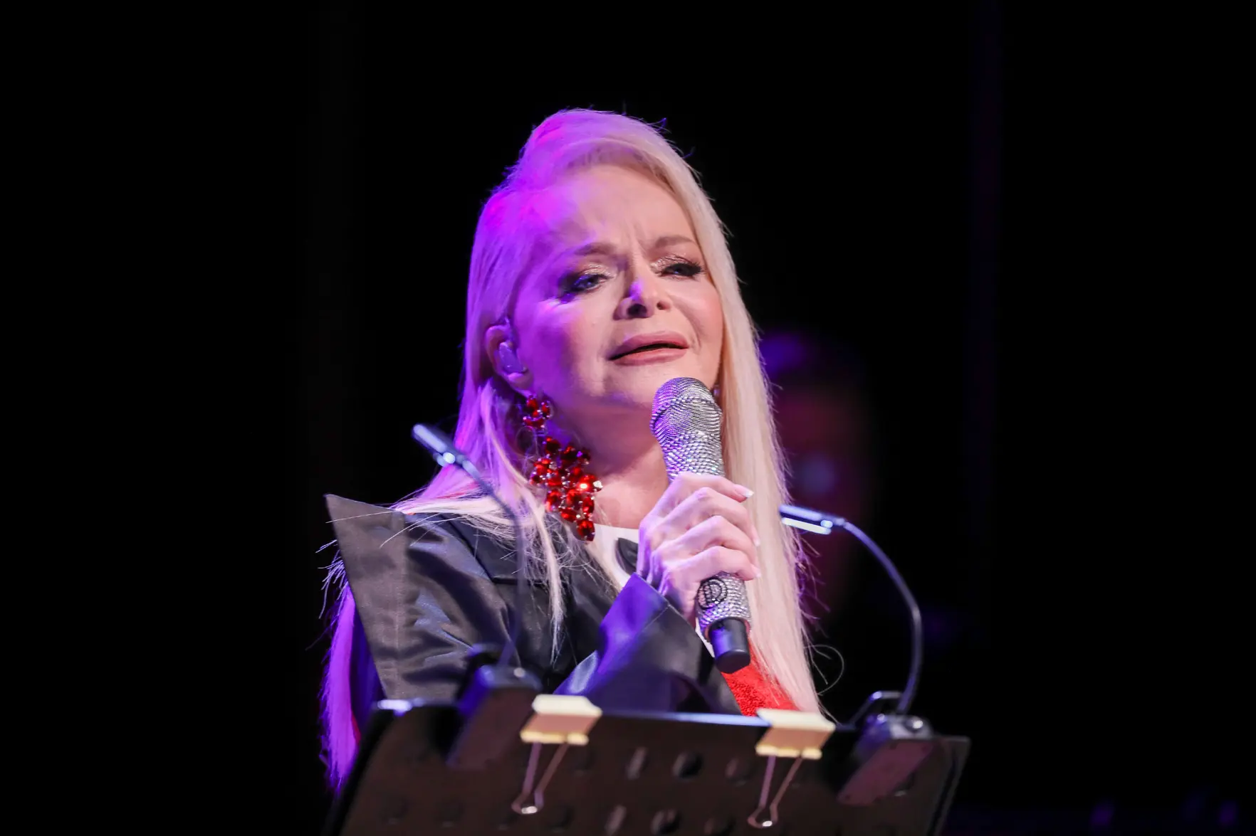 Скандал вокруг квартиры Ларисы Долиной