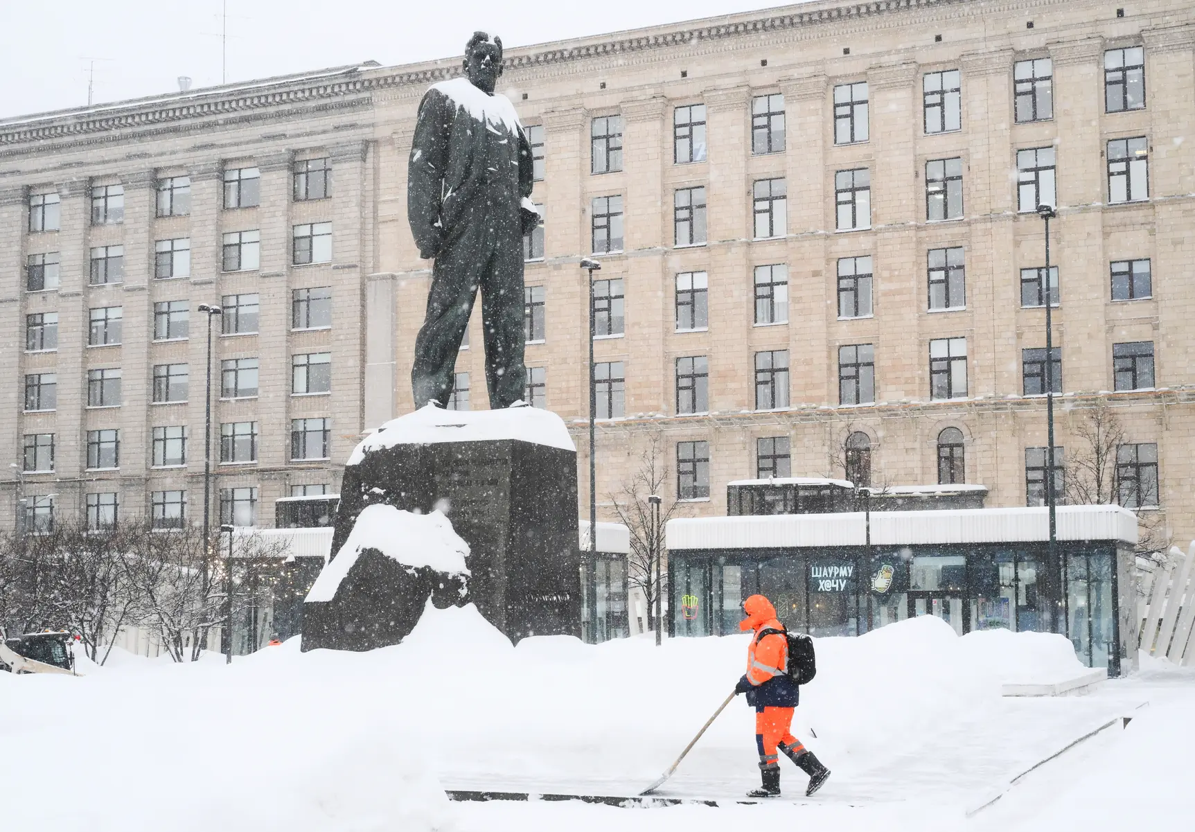 Снегопады в Москве начнут ослабевать после 29 января: когда станет легче