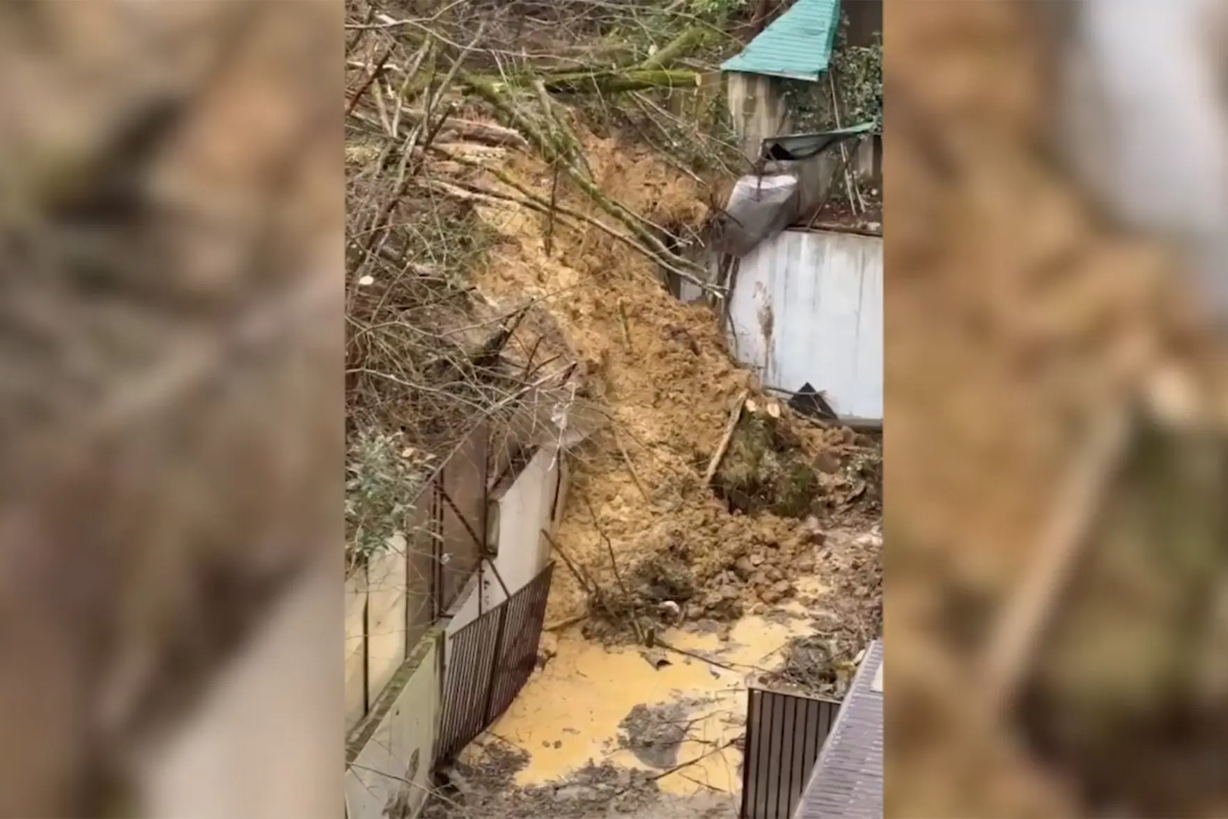 В Сочи жильцам дома у оползня сказали ждать «реальной угрозы» для расселения