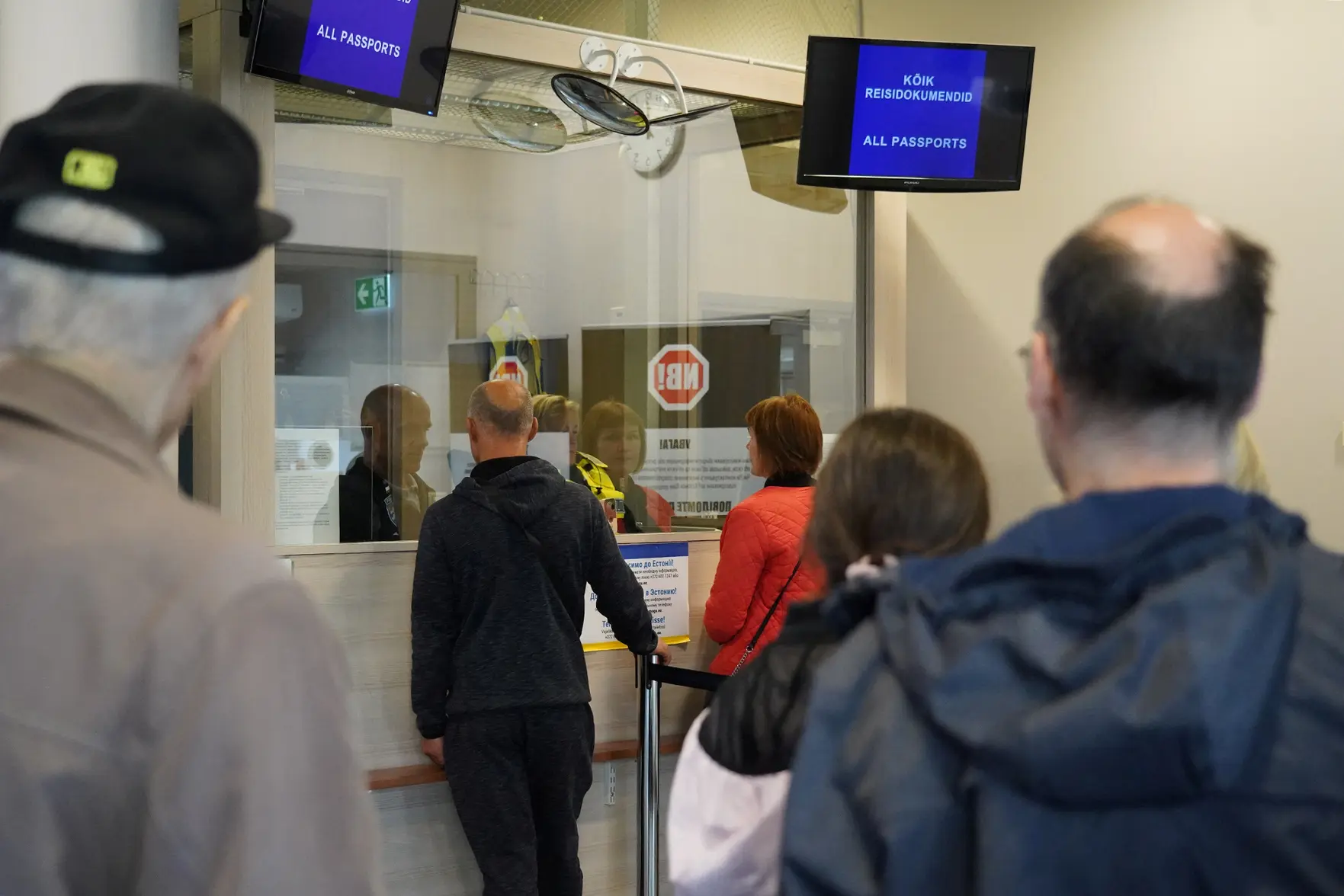 Swedbank заблокировал платежи эстонцам за российские визы